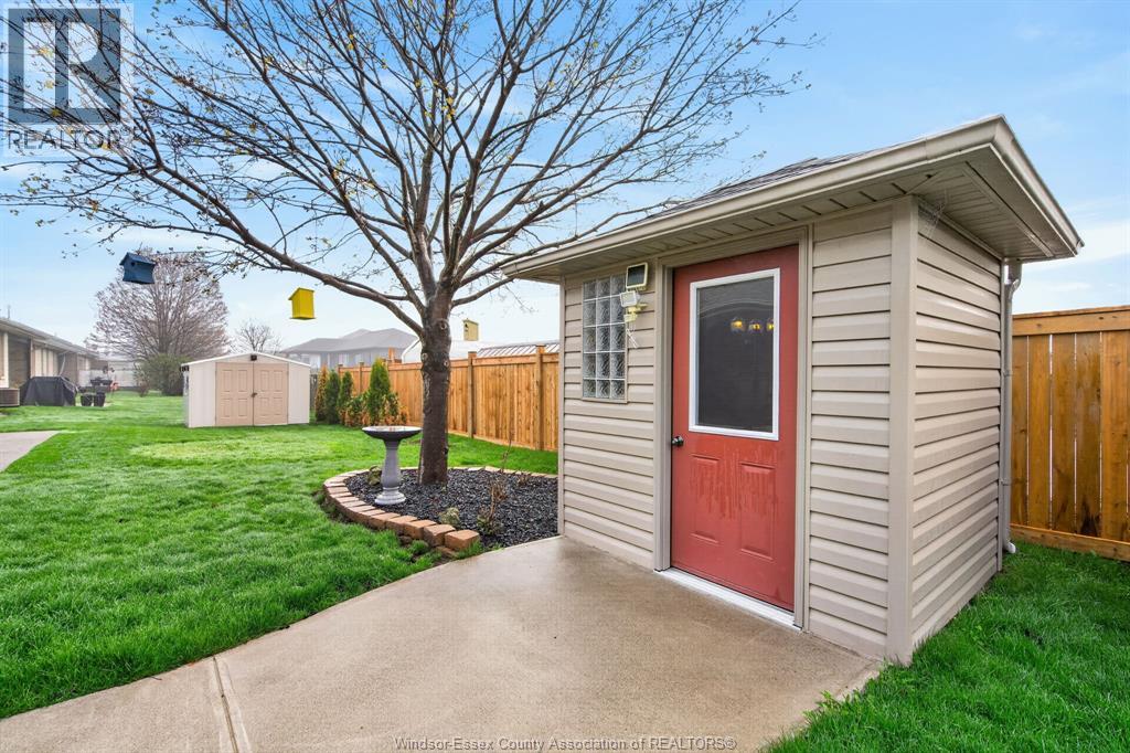 5 Leonard DRIVE — photo 37