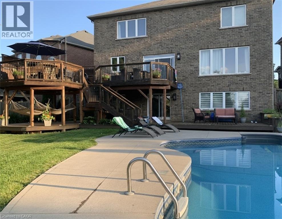 928 EVENS POND Court, Kitchener, Ontario, N2R0B8 — Photo 3