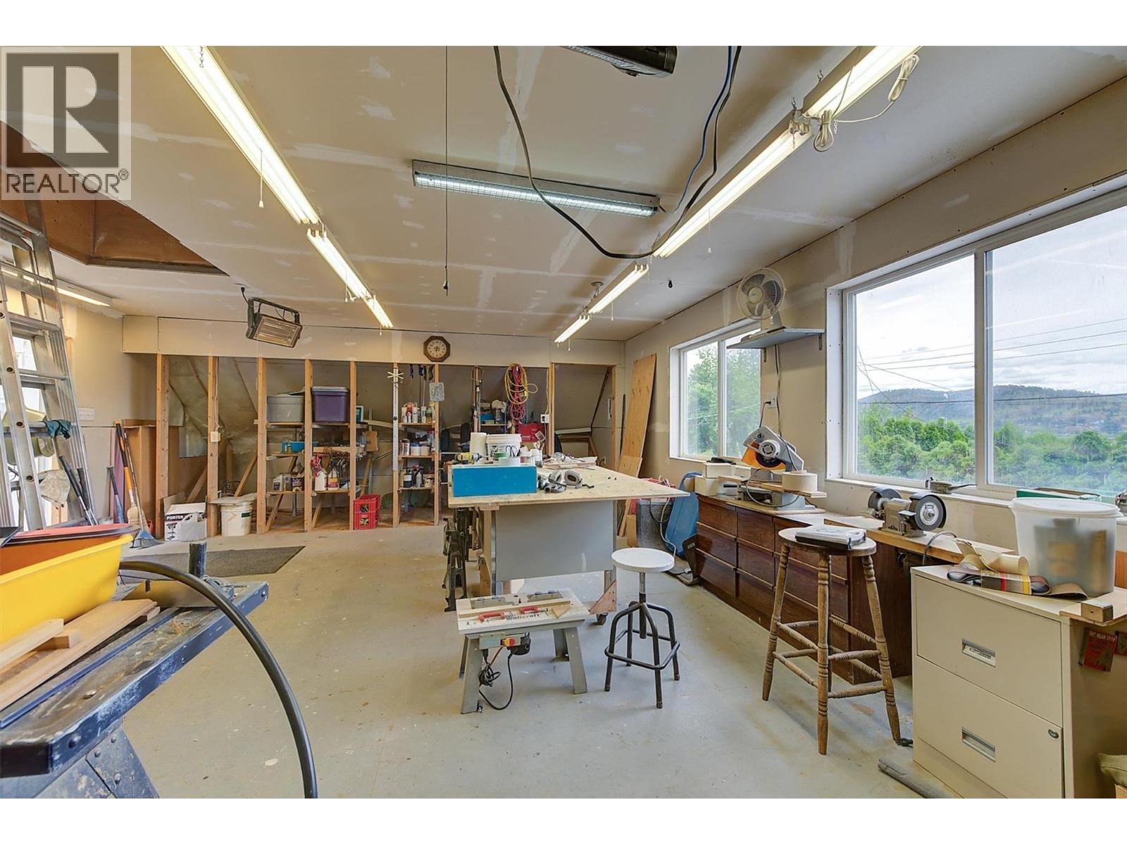  683 Westside Road South, West Kelowna