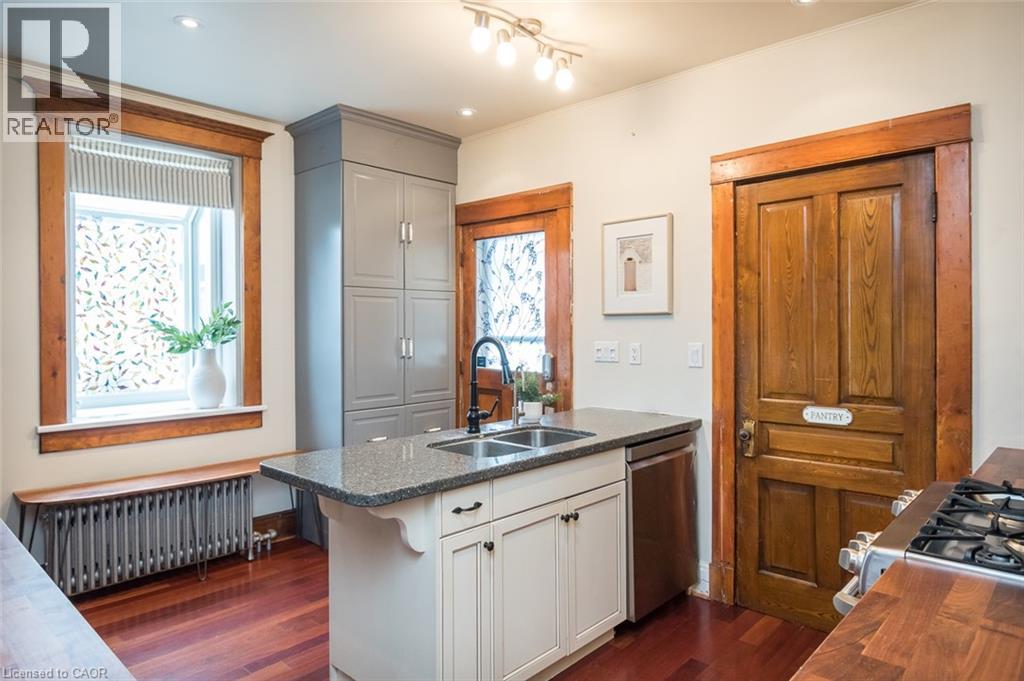 207 WATERLOO Street N - 13