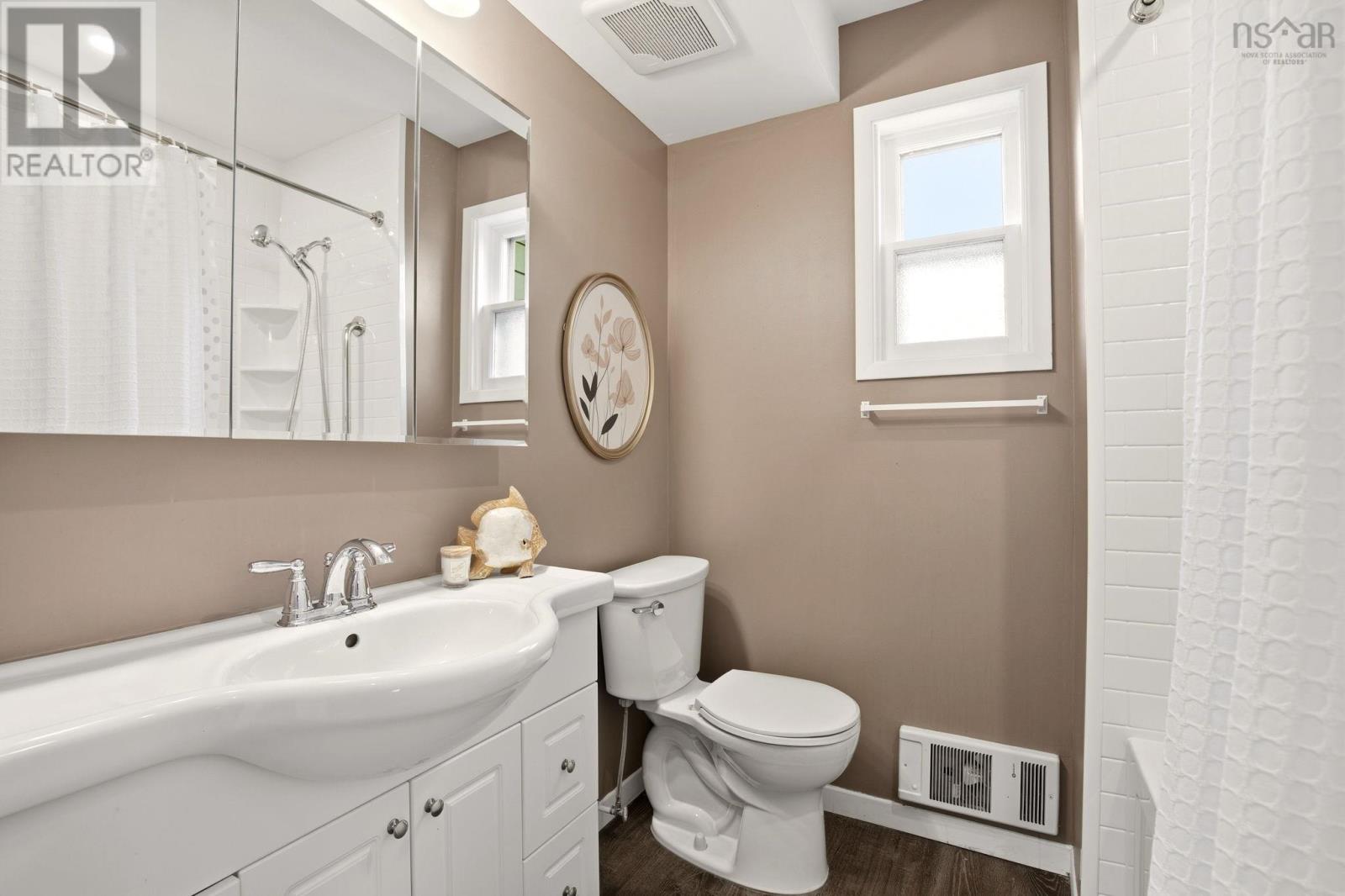 Property 22 of 30 of 5510 Atlantic Street