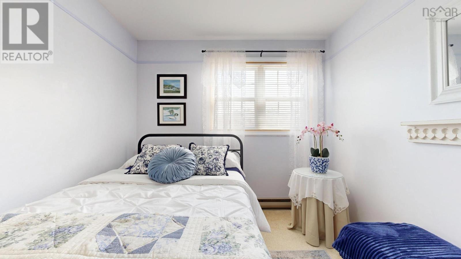 Property 43 of 49 of 1005 Green Street