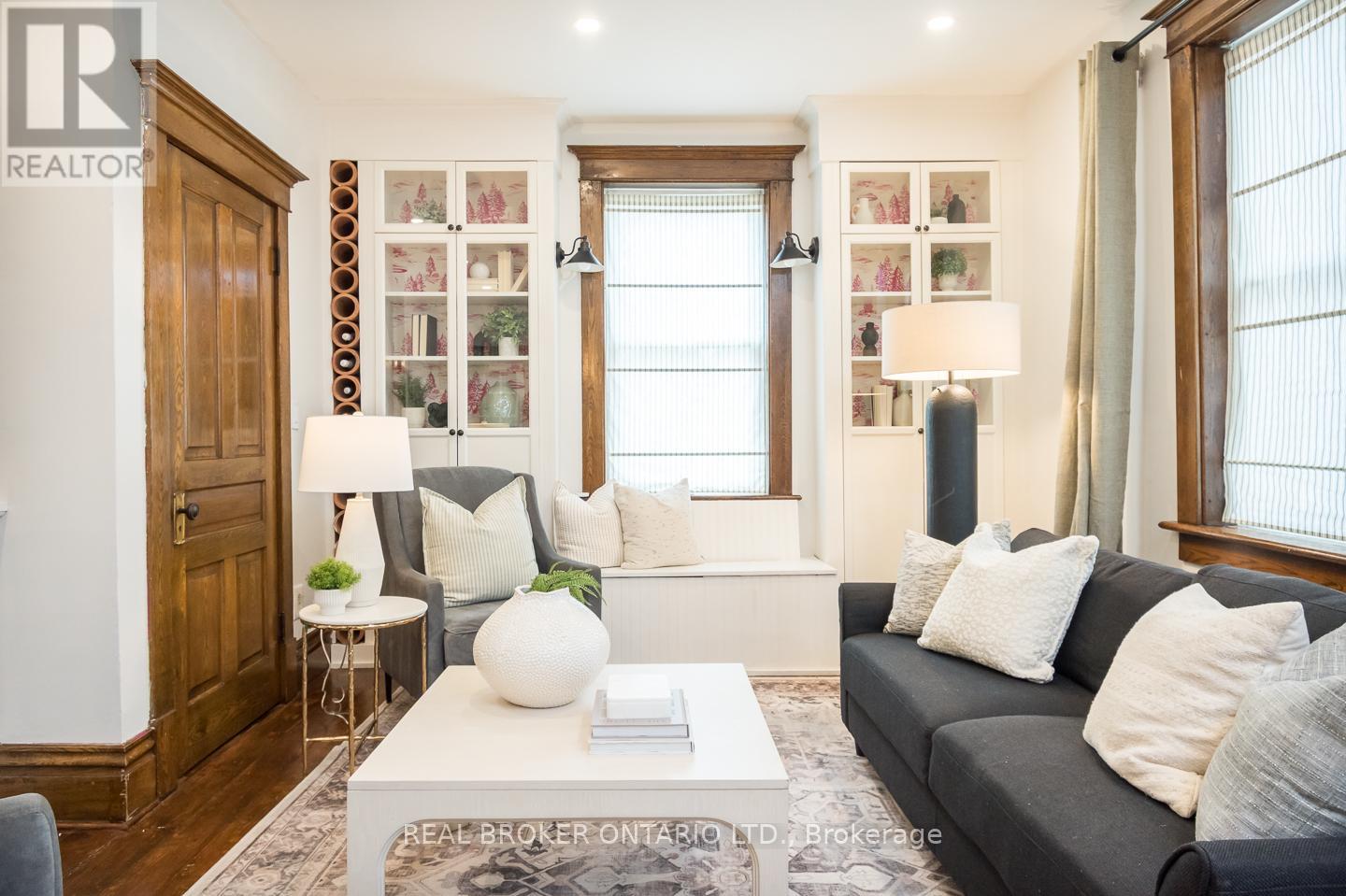 207 WATERLOO STREET N - 10