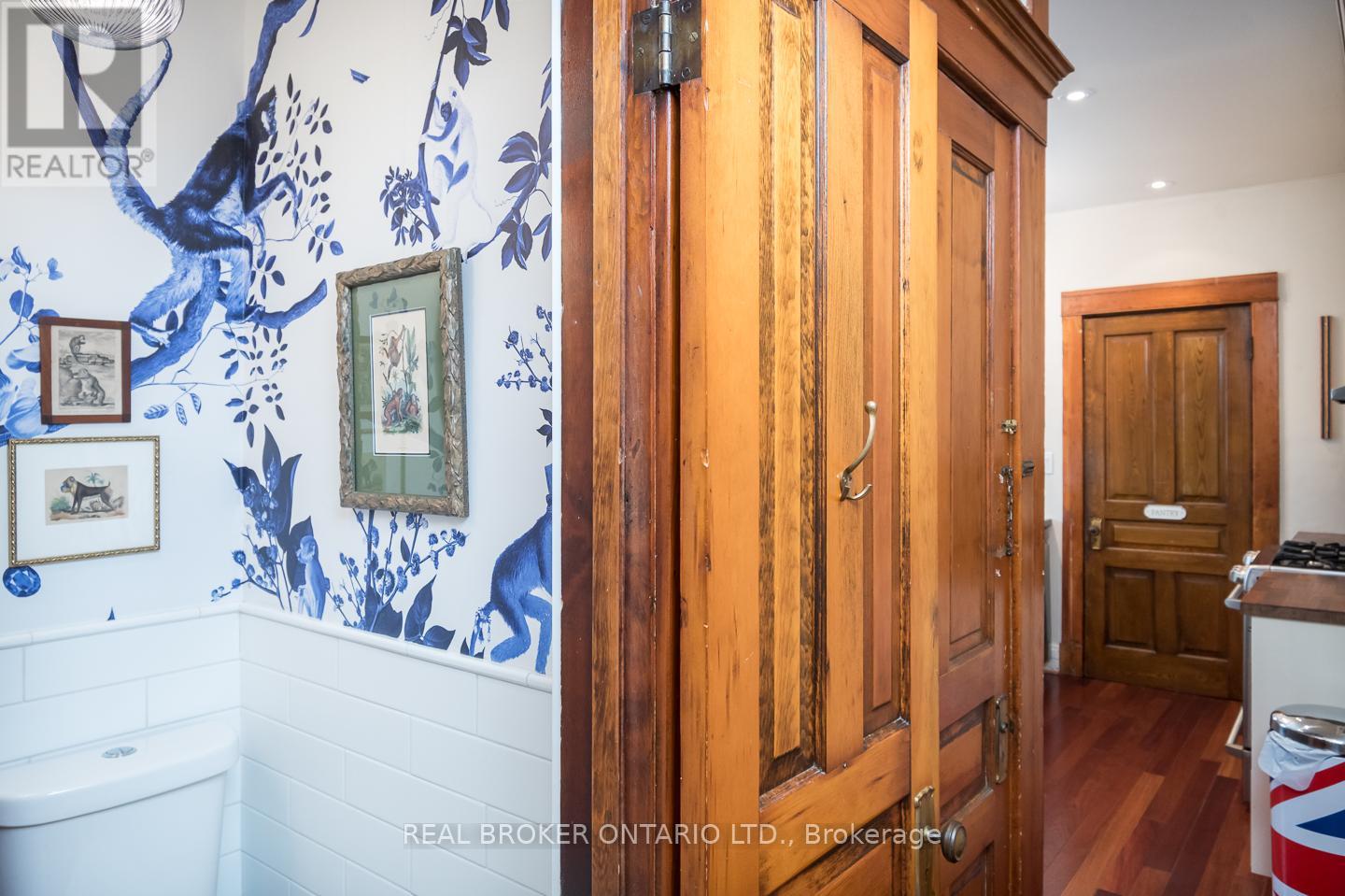 207 WATERLOO STREET N - 14