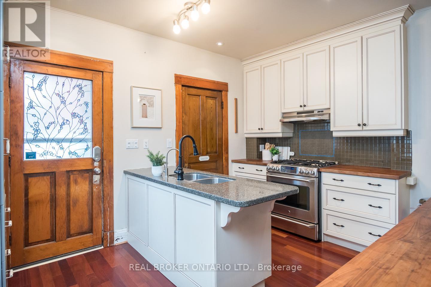 207 WATERLOO STREET N - 19