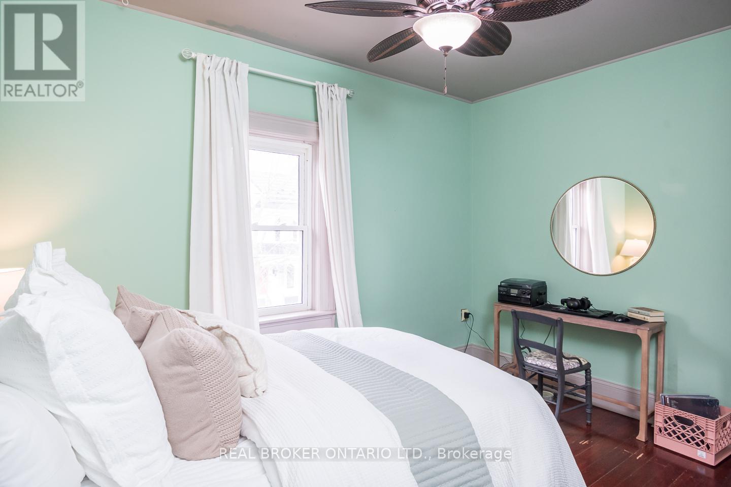 207 WATERLOO STREET N - 25