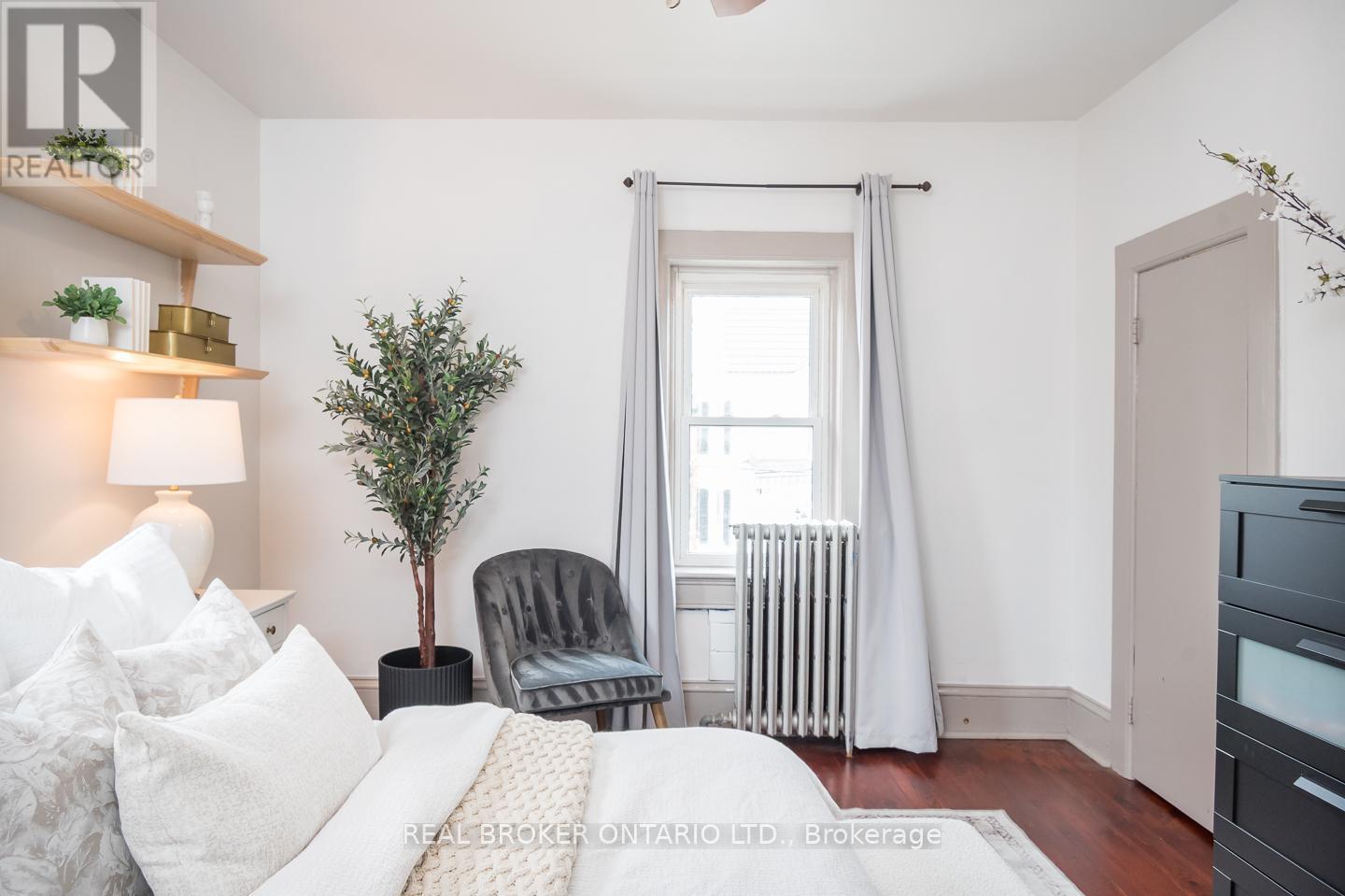 207 WATERLOO STREET N - 28