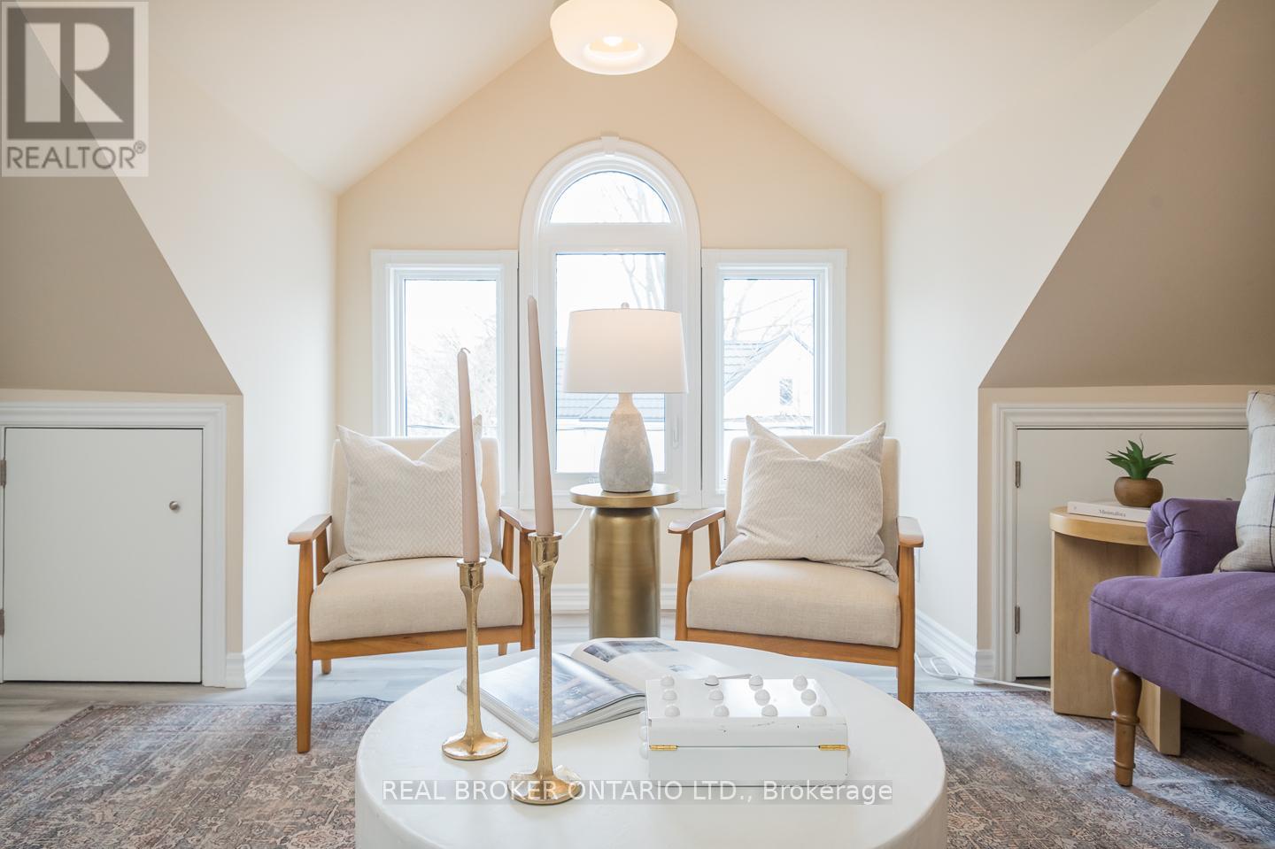 207 WATERLOO STREET N - 36
