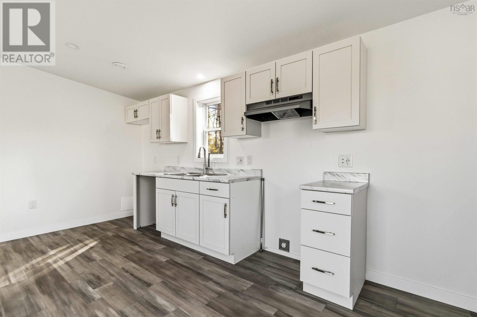 Property 11 of 20 of 1 Pebble Lane