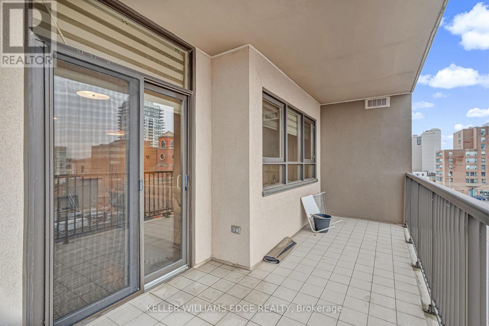 #506 399 ELIZABETH STREET - 28