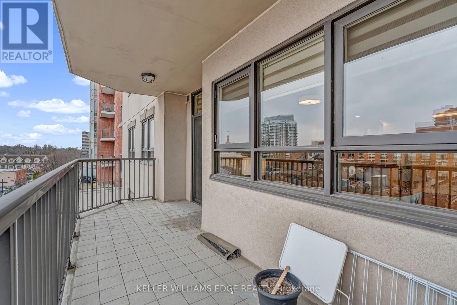 #506 399 ELIZABETH STREET - 29