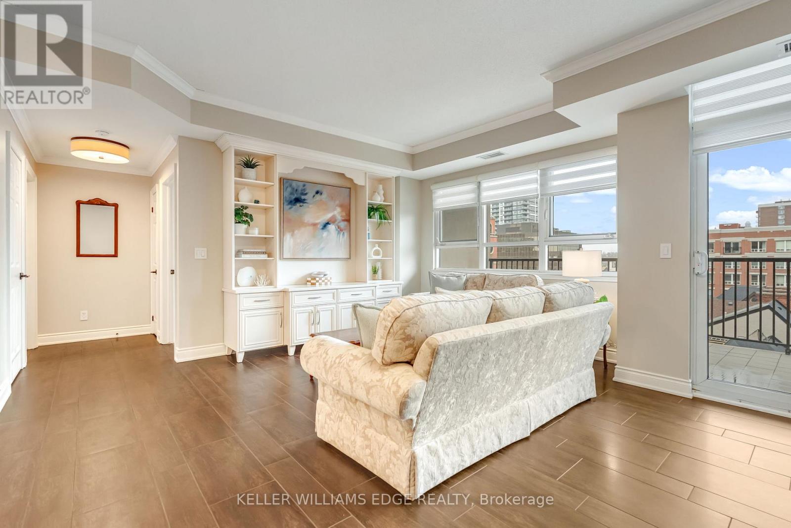 #506 399 ELIZABETH STREET - 11