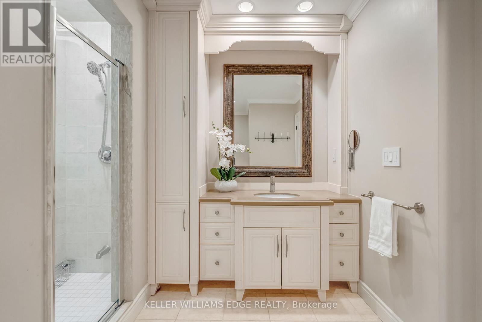#506 399 ELIZABETH STREET - 22