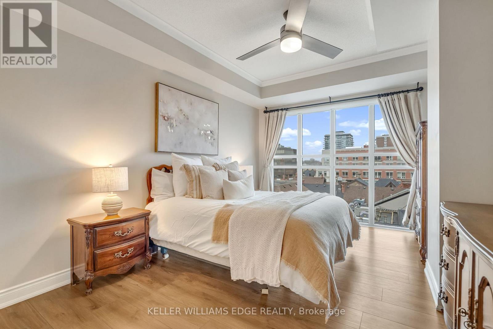 #506 399 ELIZABETH STREET - 23