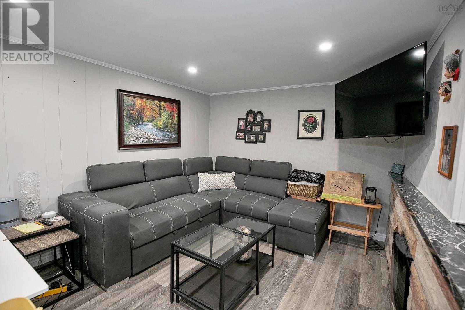 Property 28 of 35 of 18 Boylston Avenue