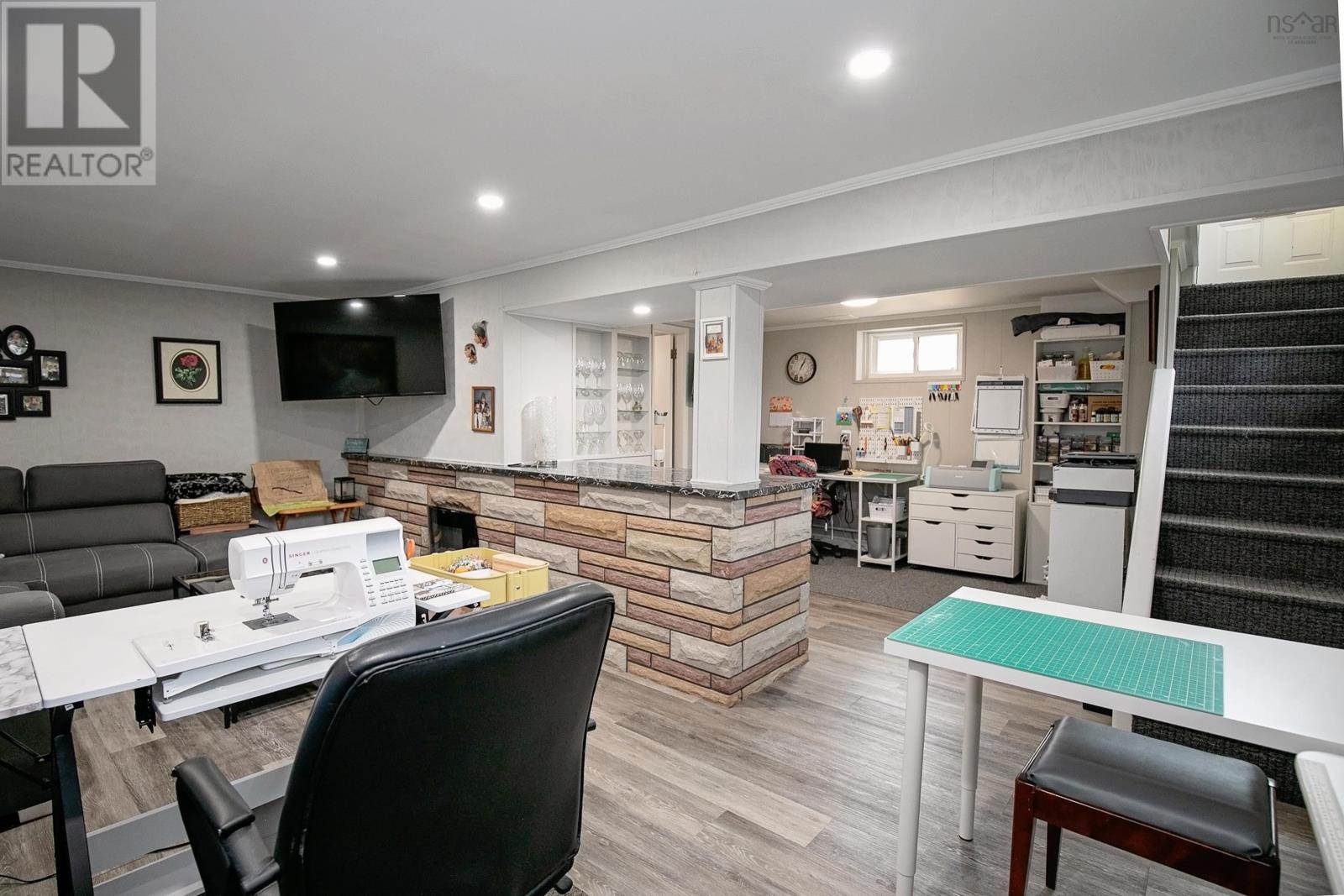 Property 27 of 35 of 18 Boylston Avenue