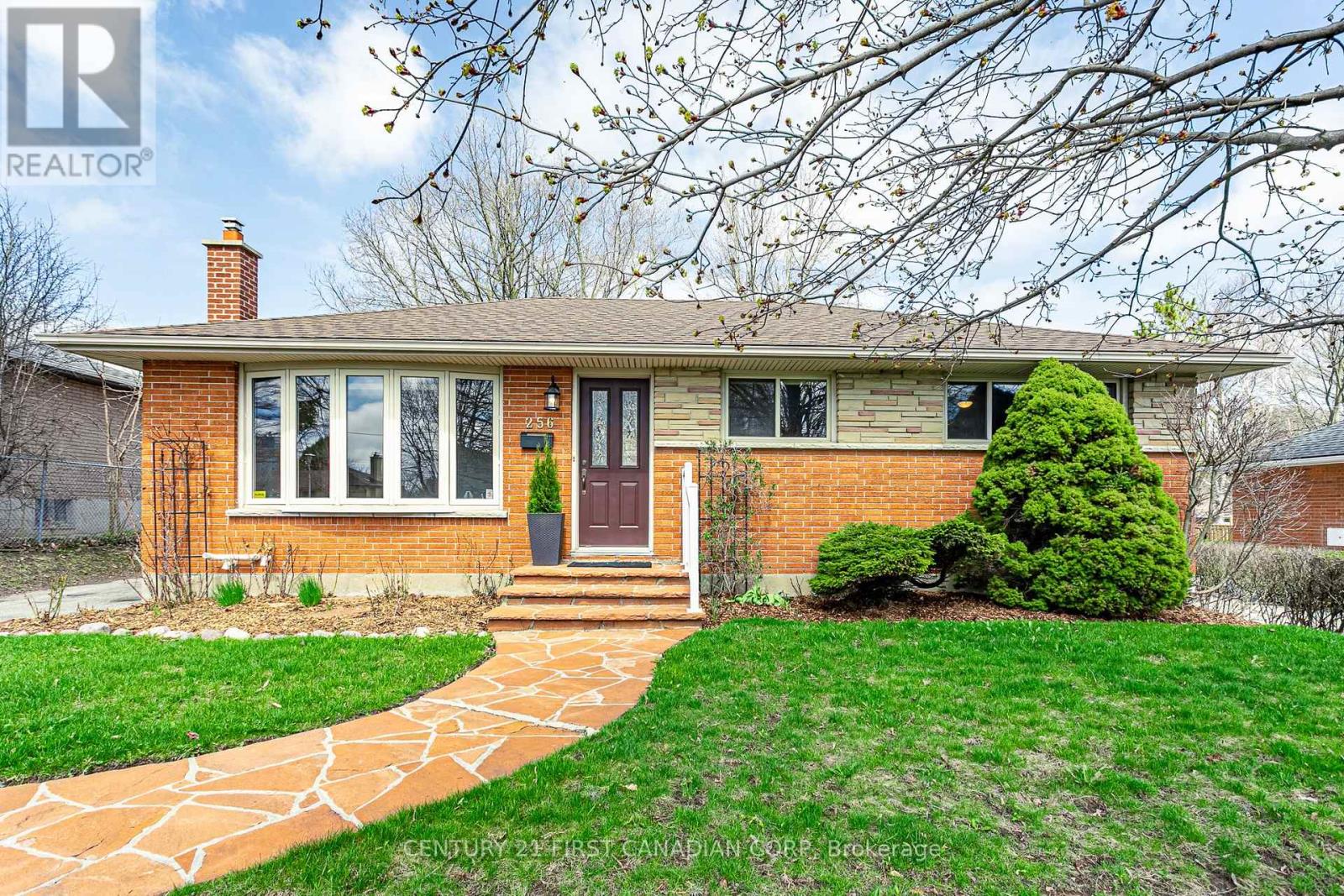 256 SOUTHCREST DRIVE Property Photo