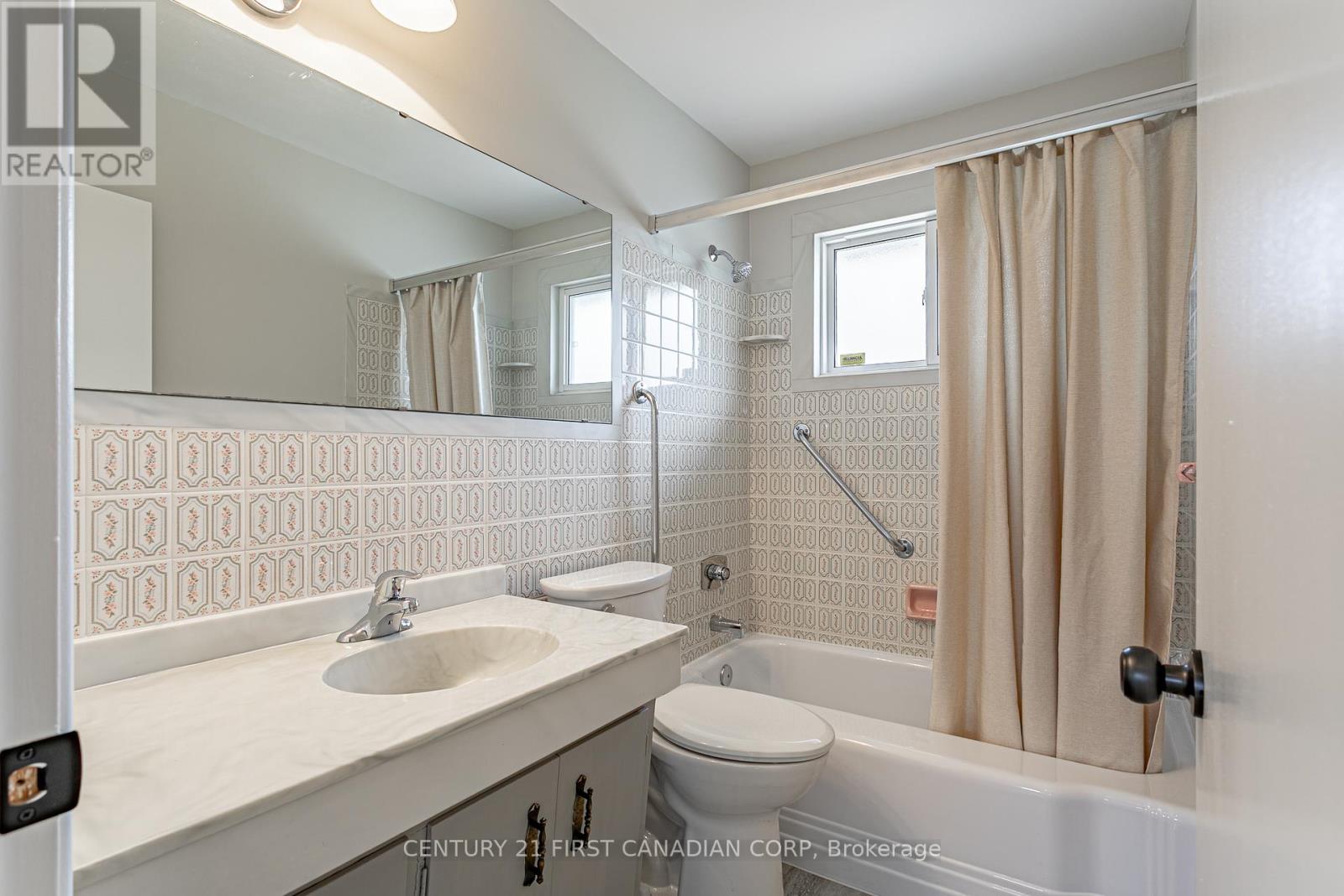 256 SOUTHCREST DRIVE Property Photo