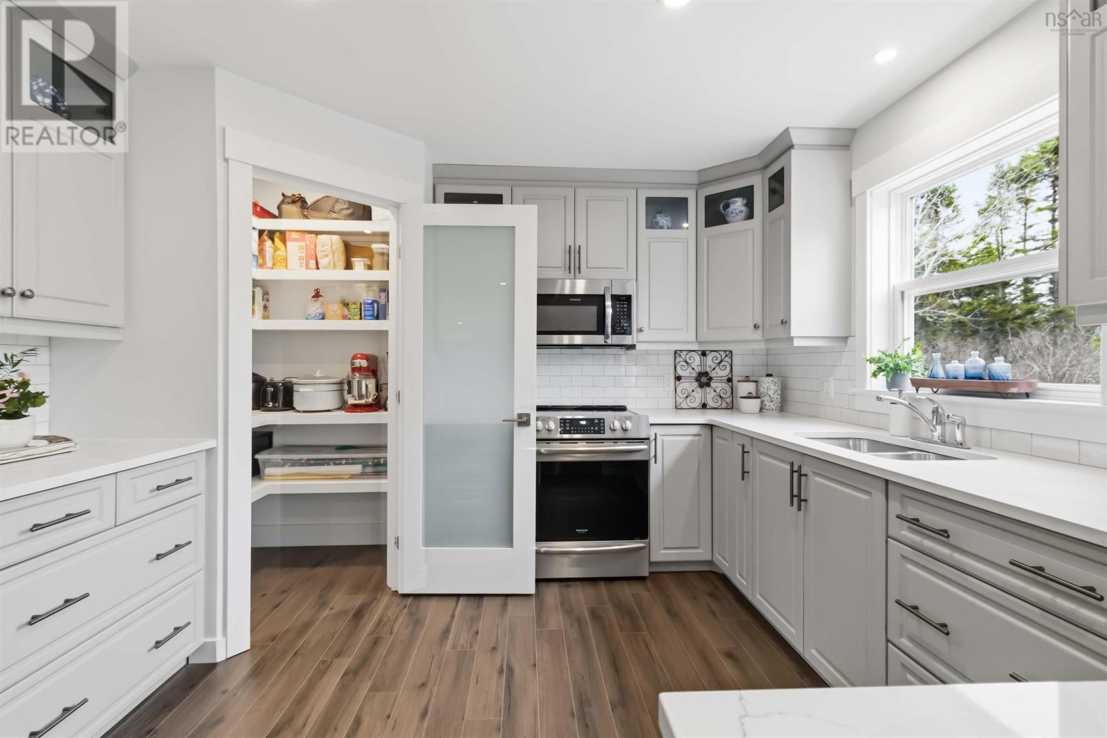 Property 16 of 49 of 426 Wisteria Lane