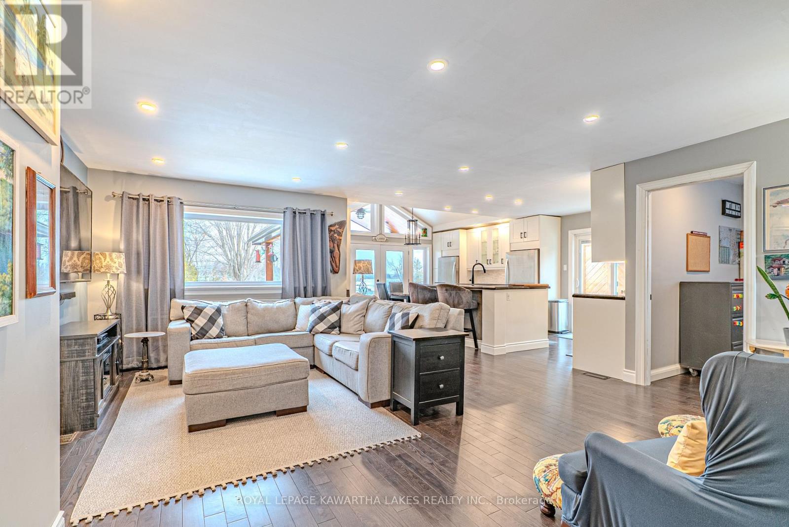 63 ROBINSON AVENUE — photo 10