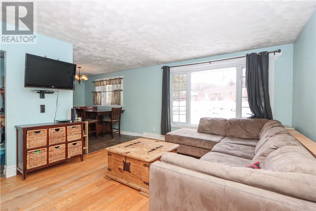 5 Hardy View, Onaping, Ontario, P0M2R0 — Photo 6