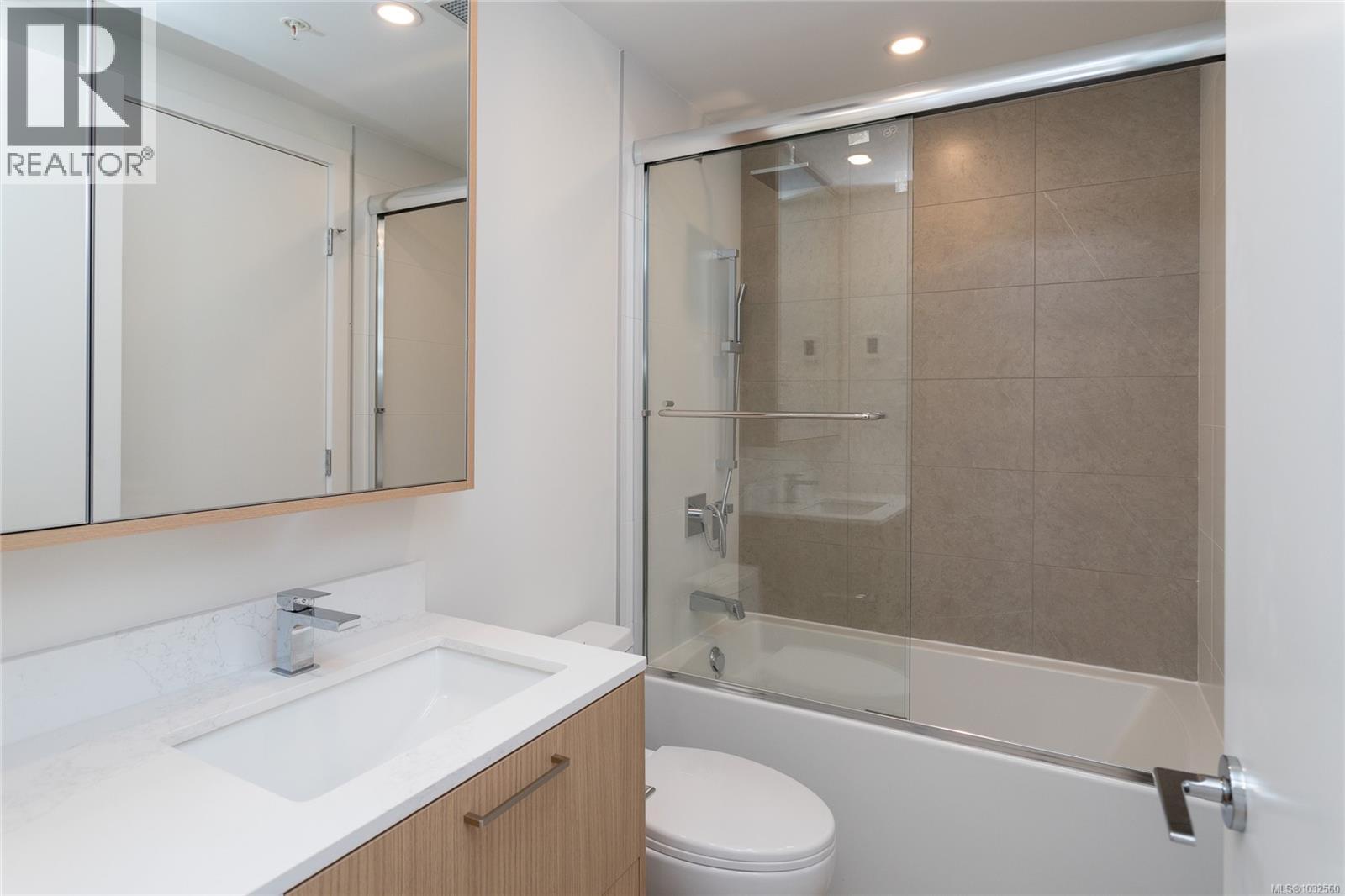 #503 899 Esquimalt Rd - 16