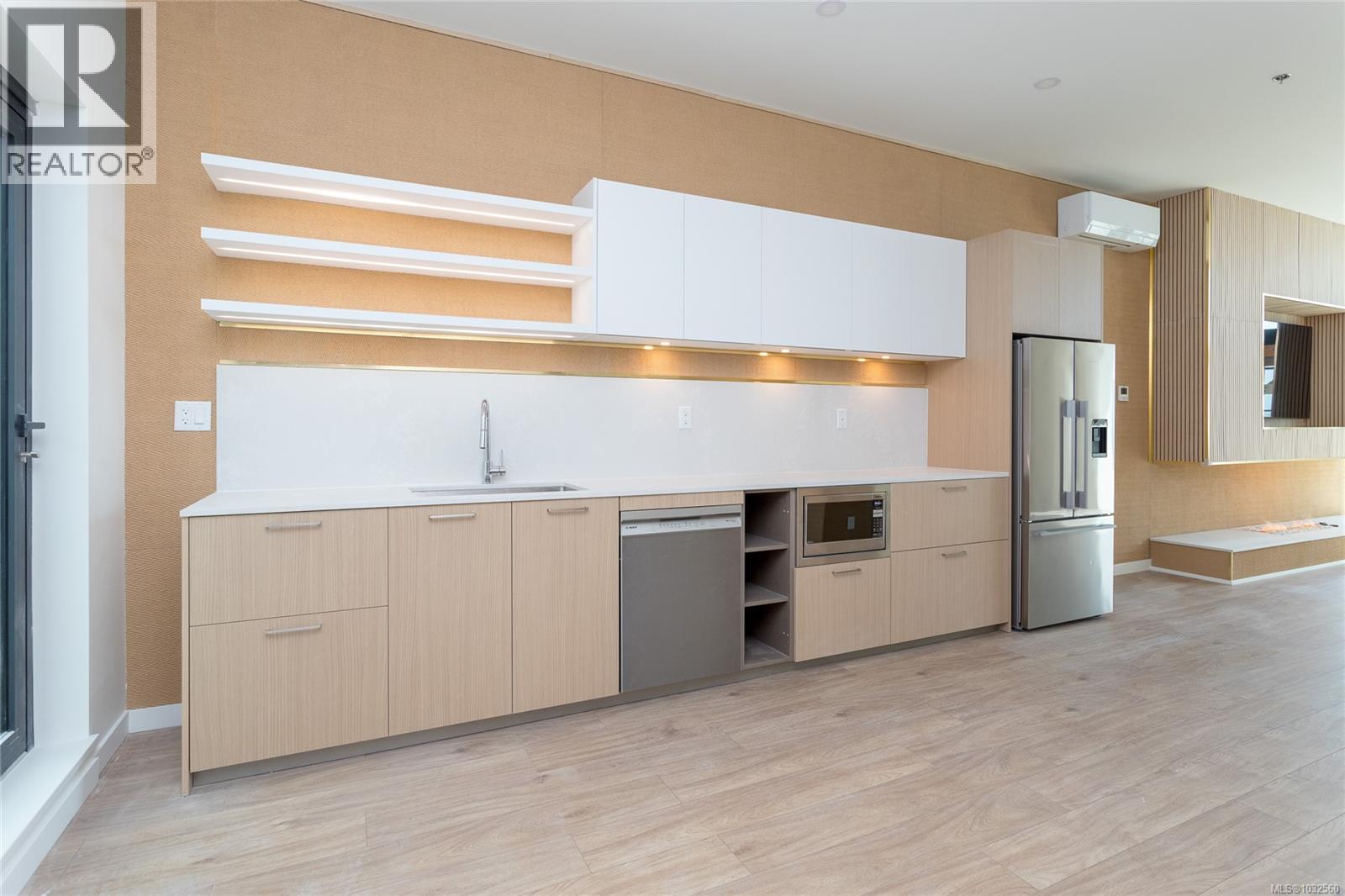 #503 899 Esquimalt Rd - 25