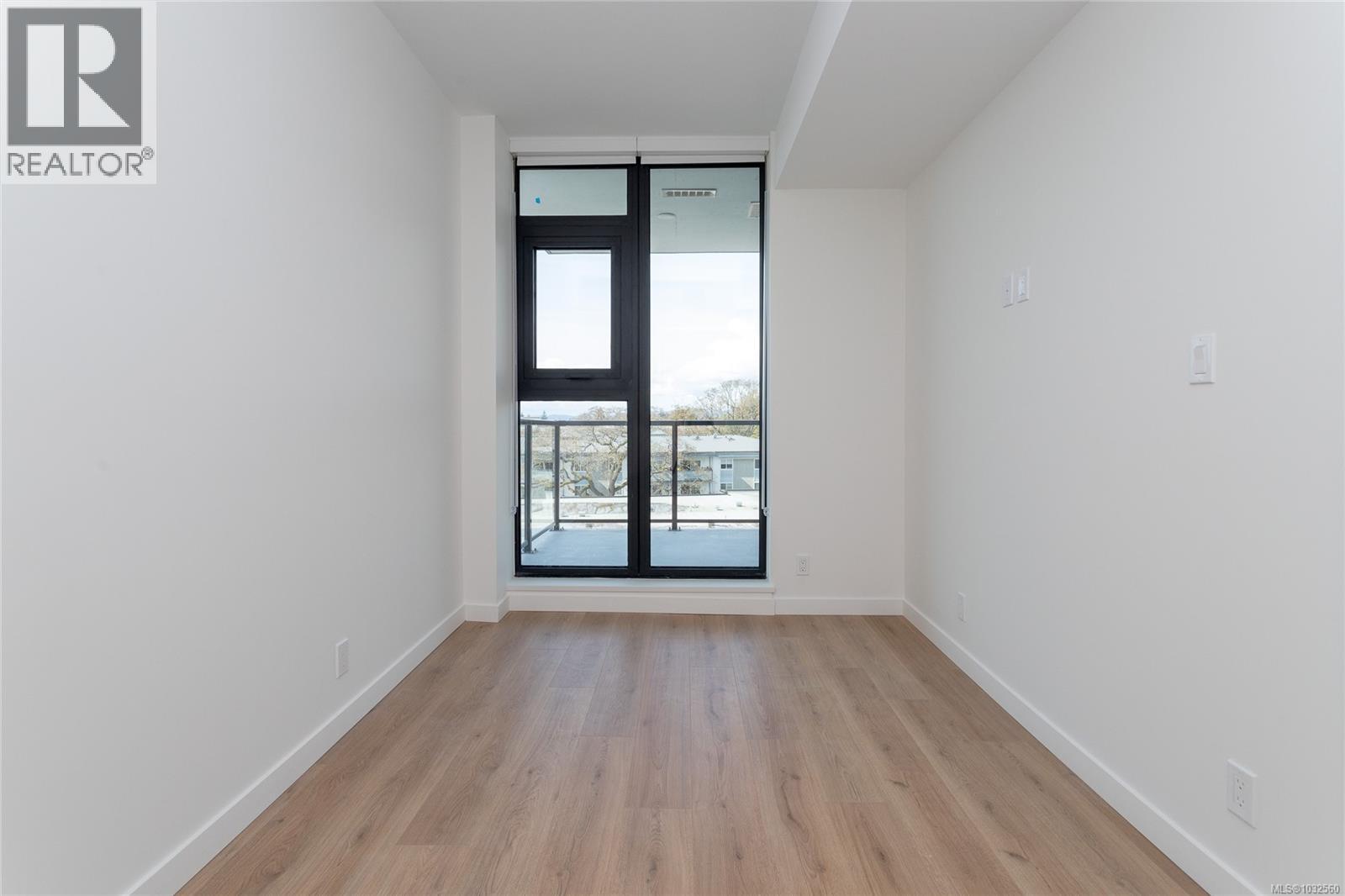 #503 899 Esquimalt Rd - 13