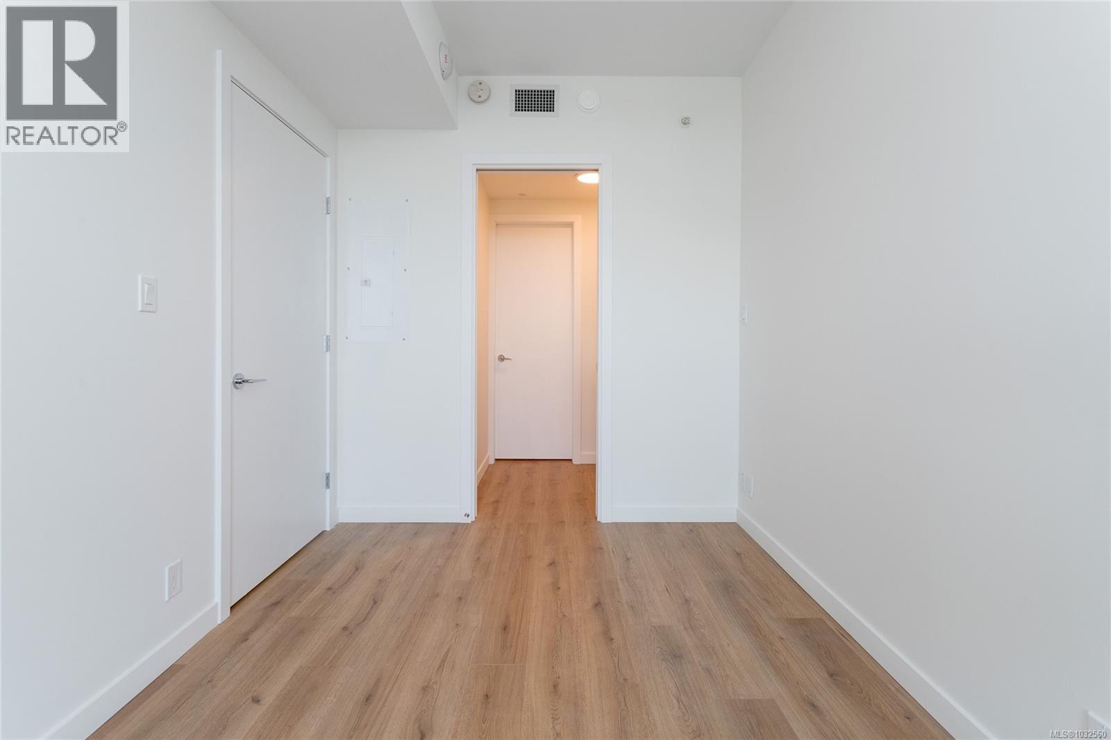 #503 899 Esquimalt Rd - 14