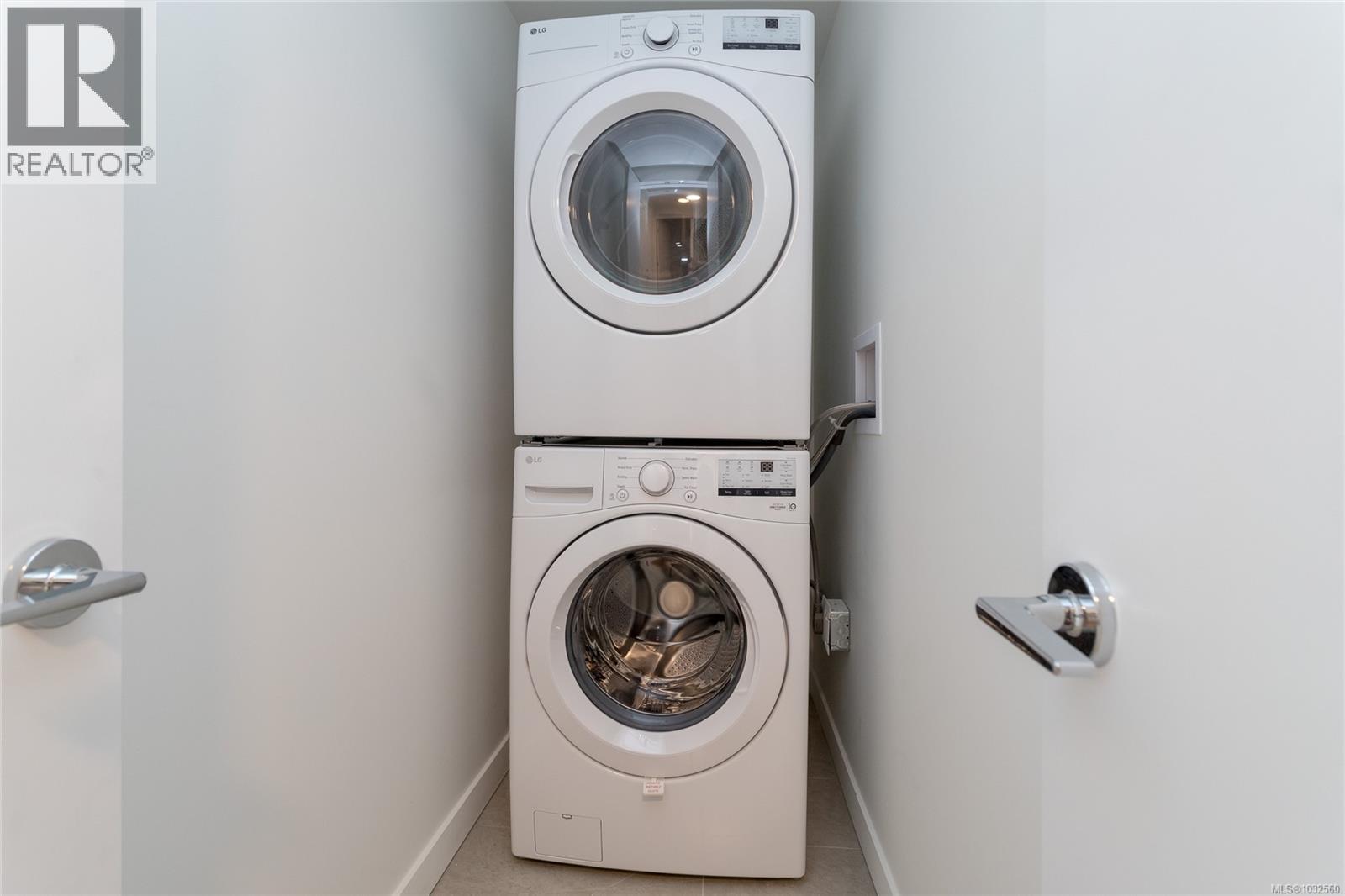 #503 899 Esquimalt Rd - 19