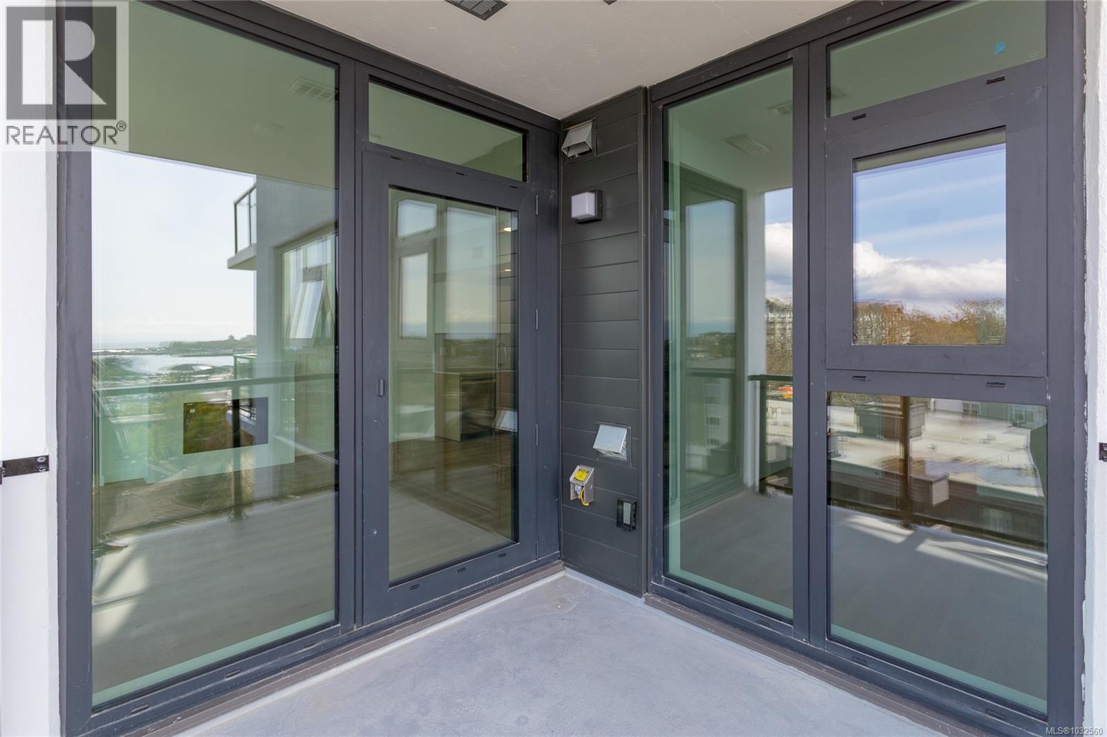 #503 899 Esquimalt Rd - 21