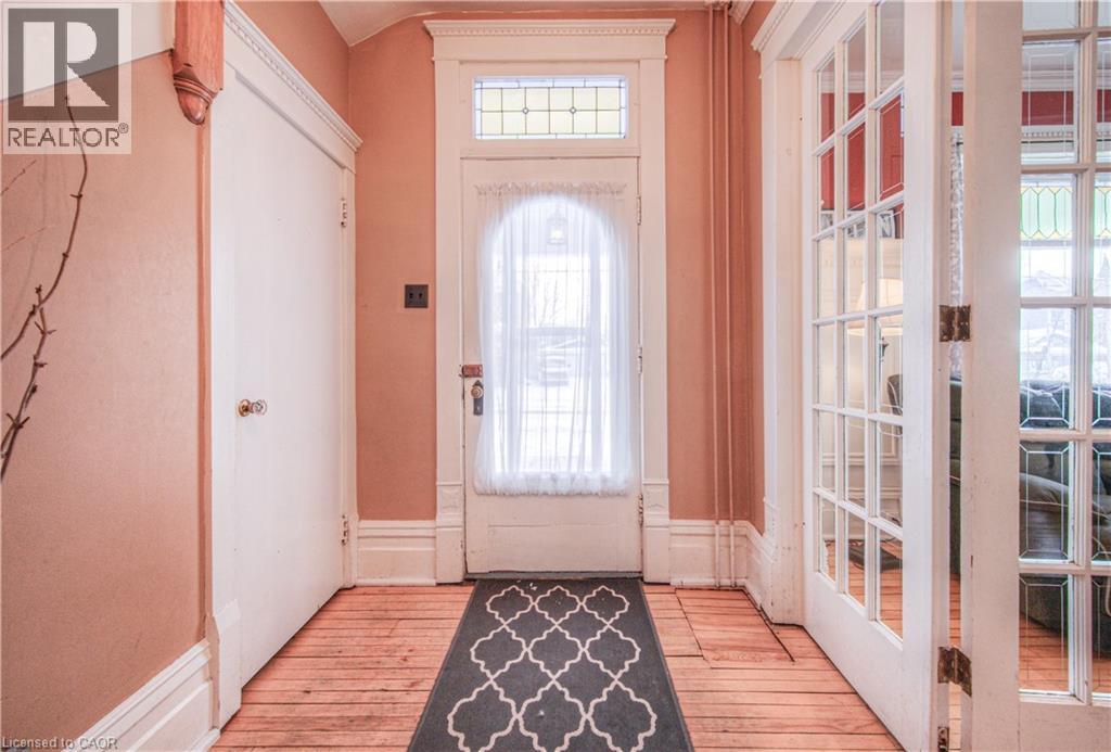 333 BARBER Avenue N — photo 12