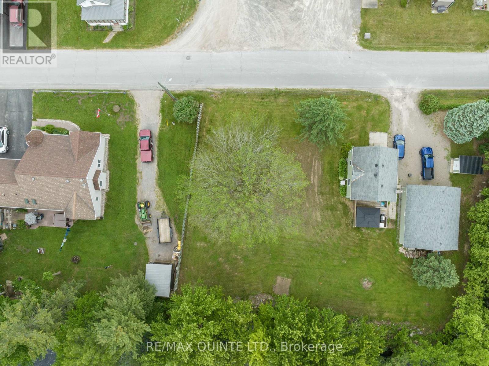 210 ALEXANDER STREET — photo 21