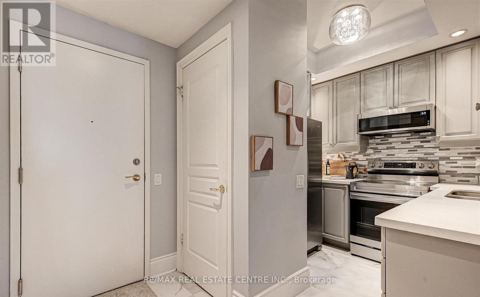 2529 - 15 NORTHTOWN WAY