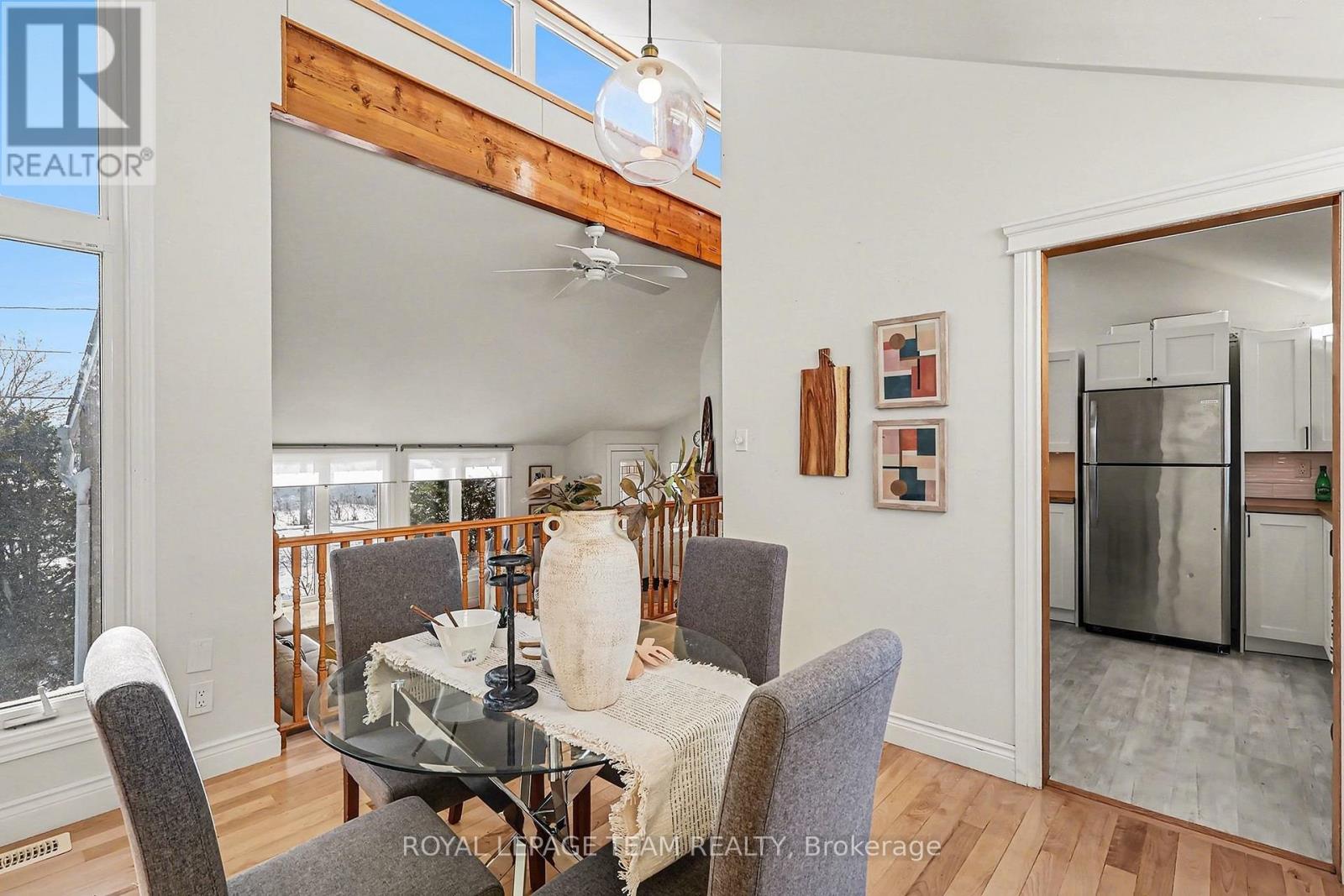 237 QUEEN WEST STREET — photo 12