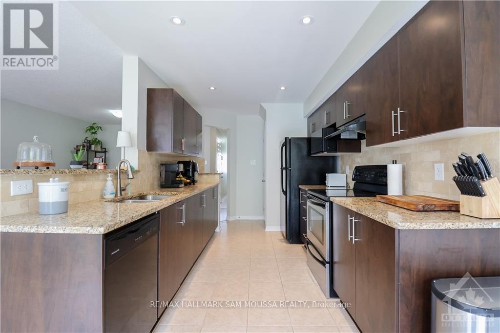 3 Bed, 1 Bath House for Rent in Ottawa – 605 GAZEBO STREET, Ottawa – MLS# X13018616 - Image 11