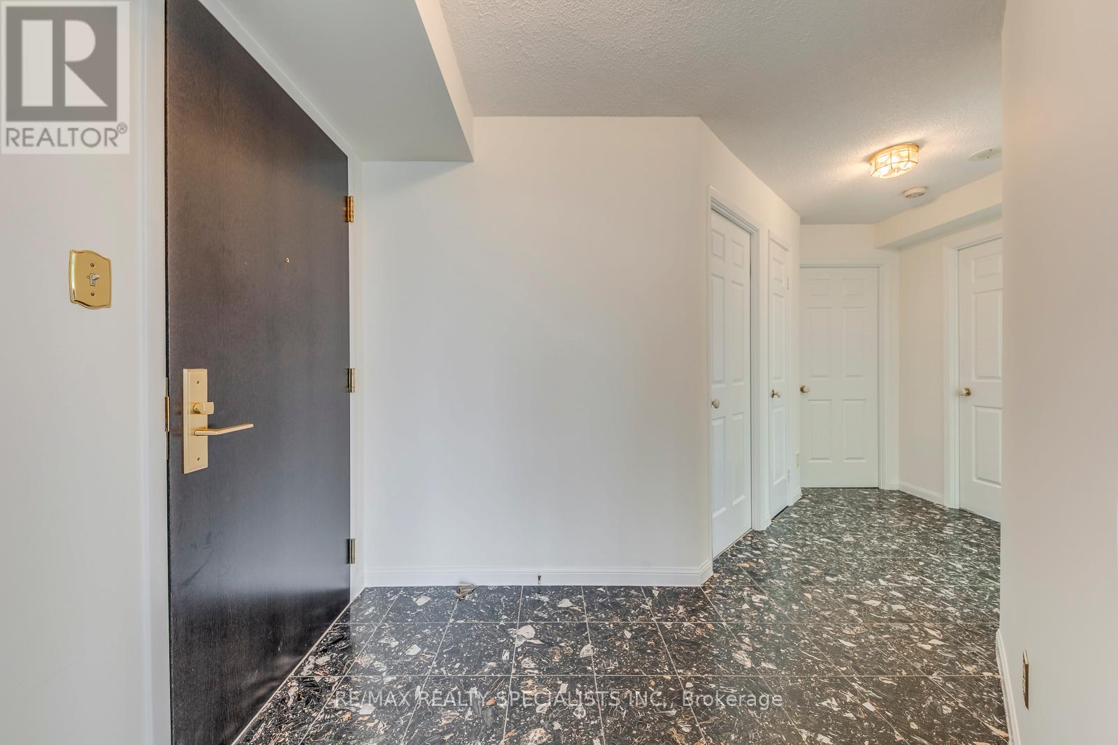 #1002 55 KINGSBRIDGE GARDEN CIRCLE - 5