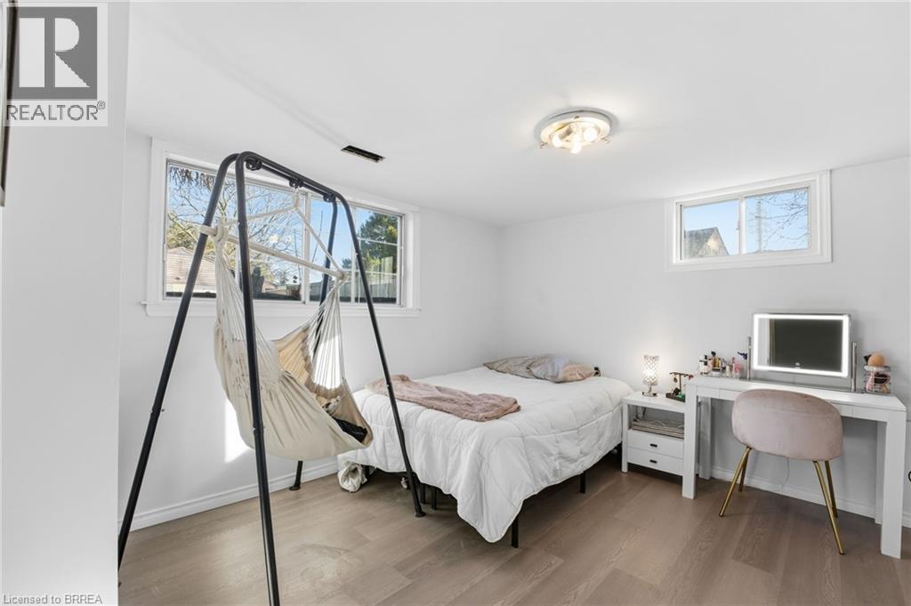 4 LILLIAN Street - 21