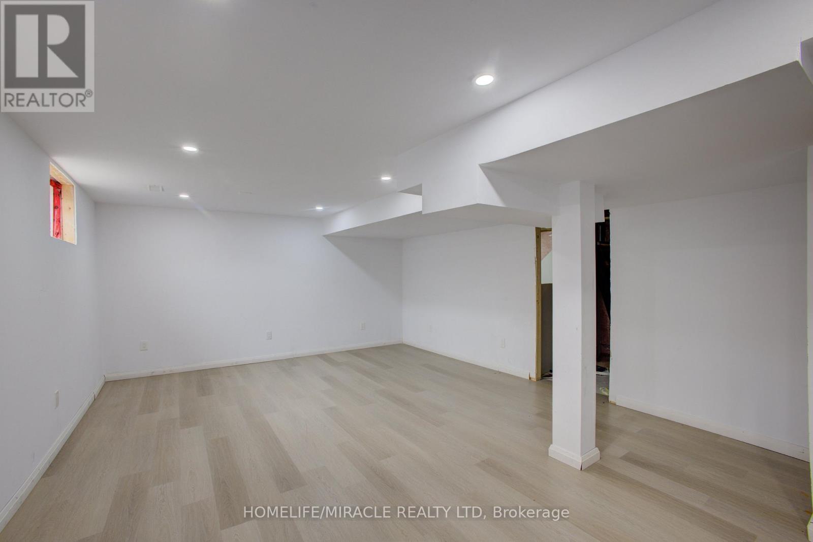123 SAMUEL DRIVE — photo 29