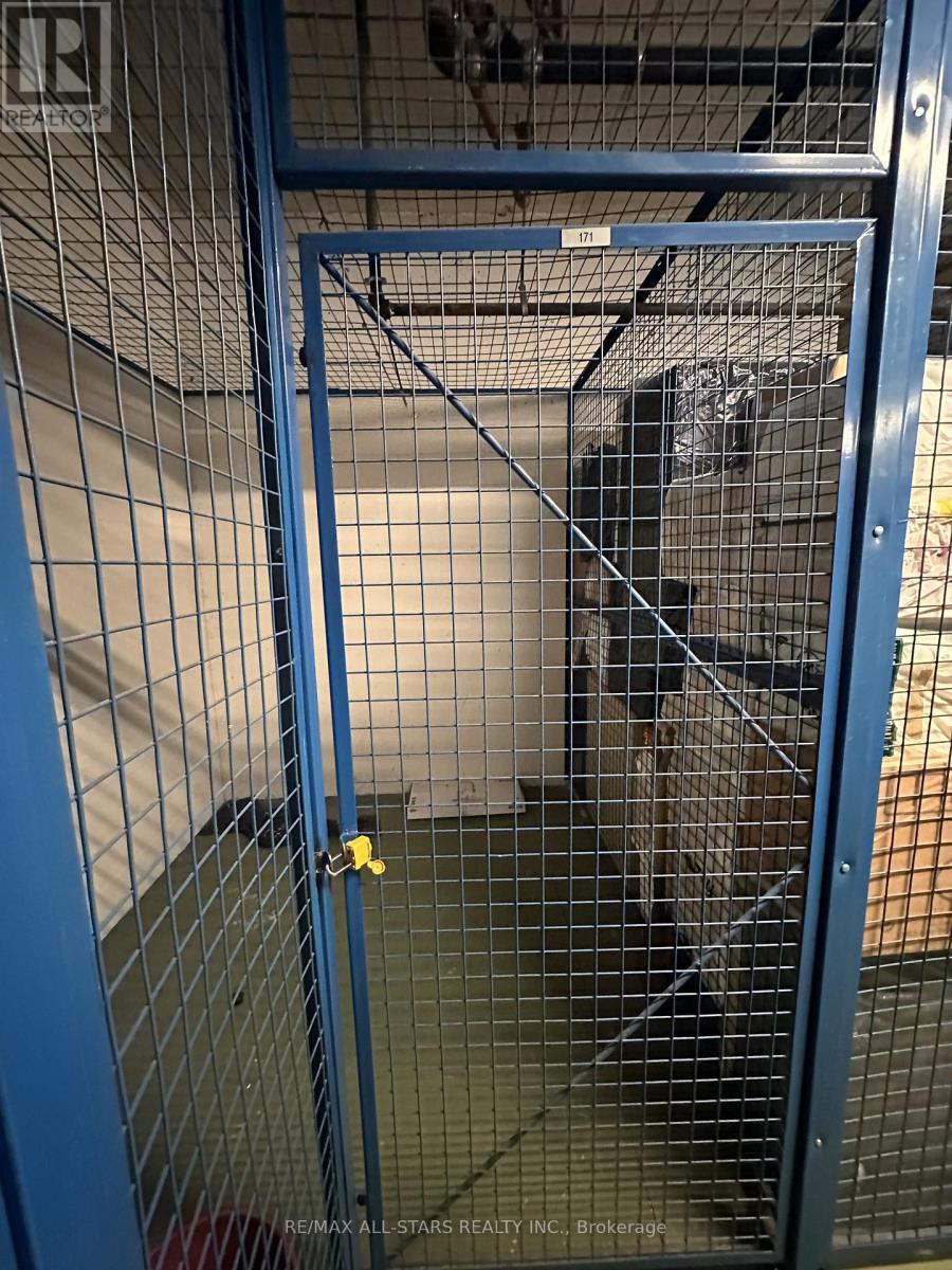 Corner Locker