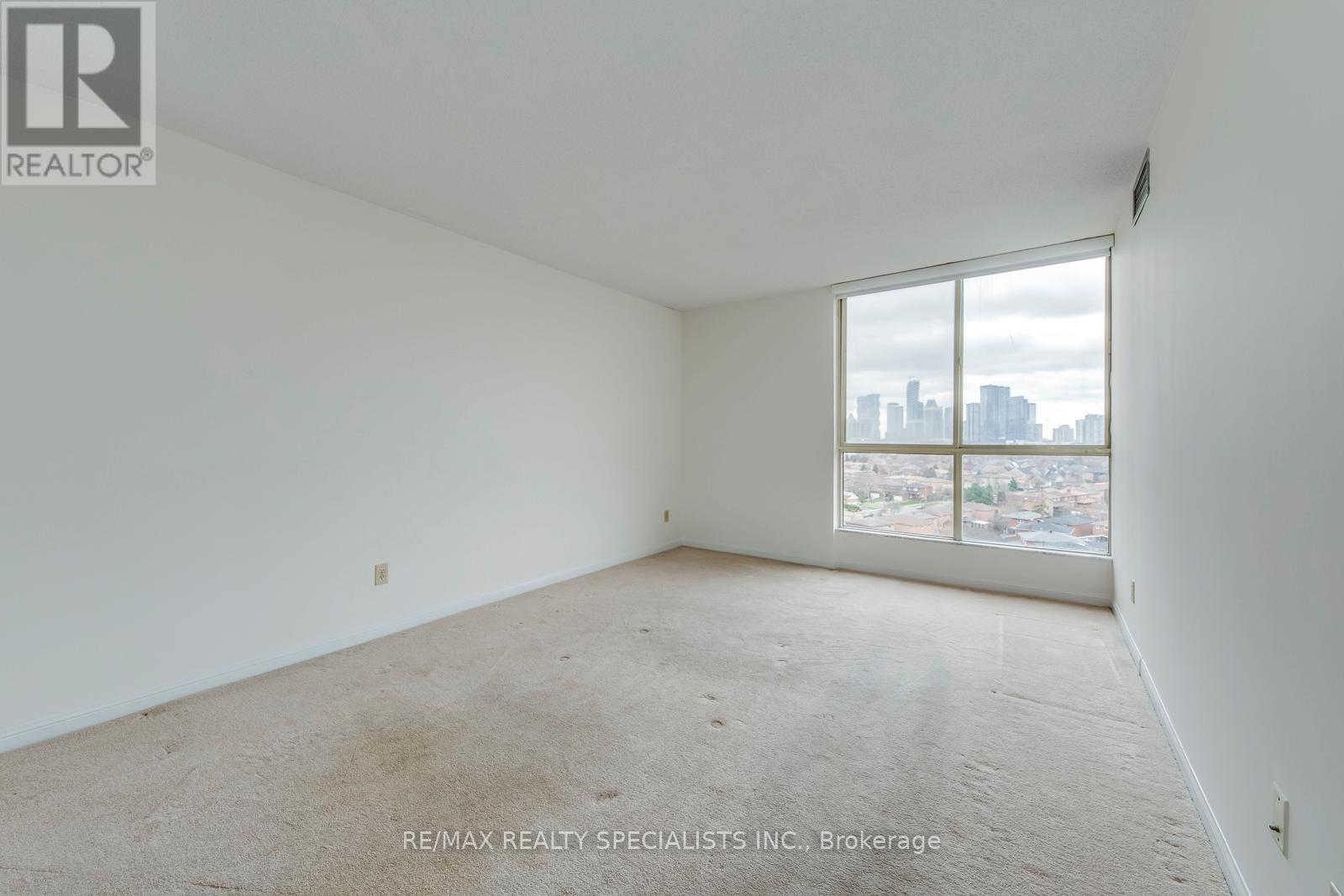 #1002 55 KINGSBRIDGE GARDEN CIRCLE - 29