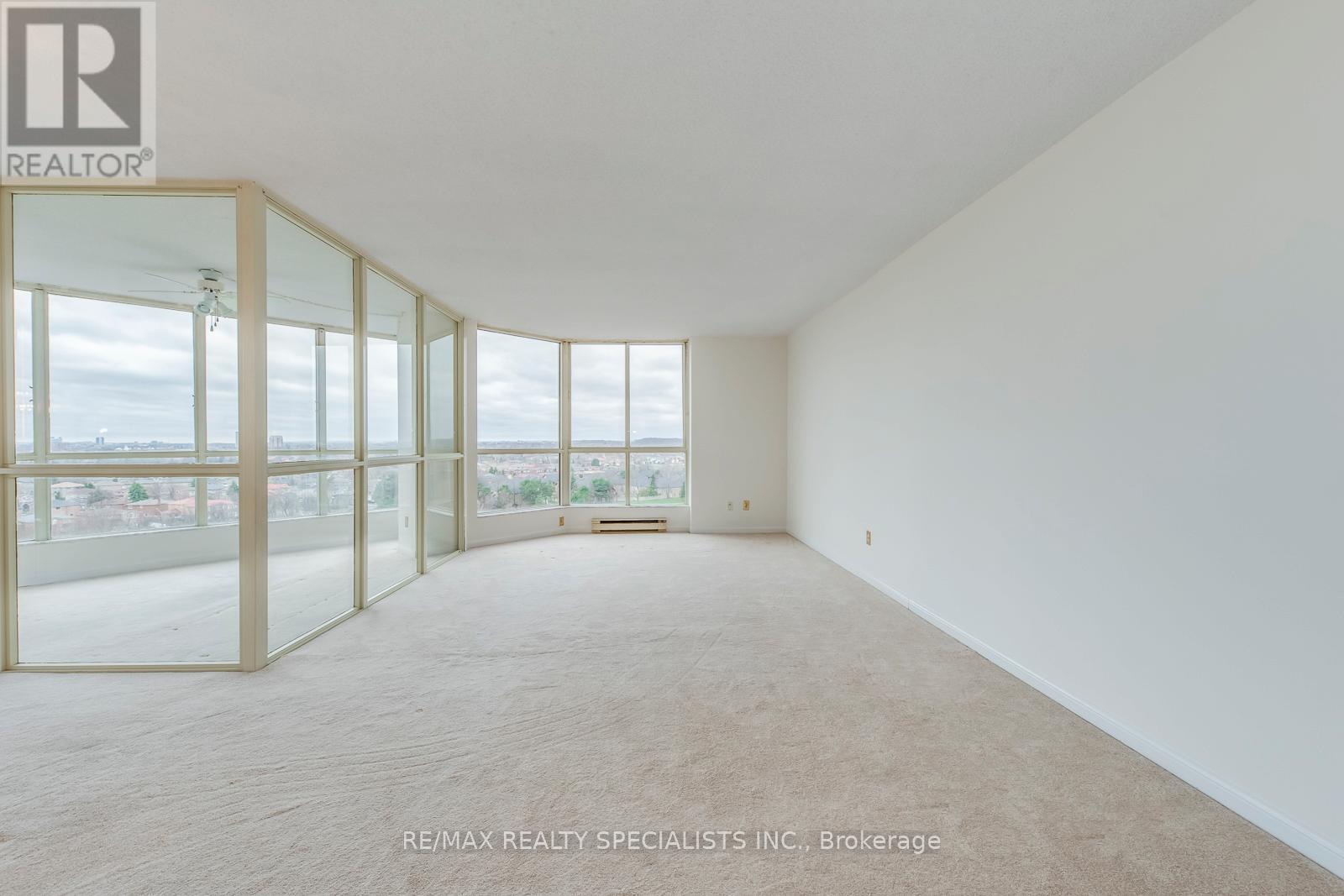 #1002 55 KINGSBRIDGE GARDEN CIRCLE - 8