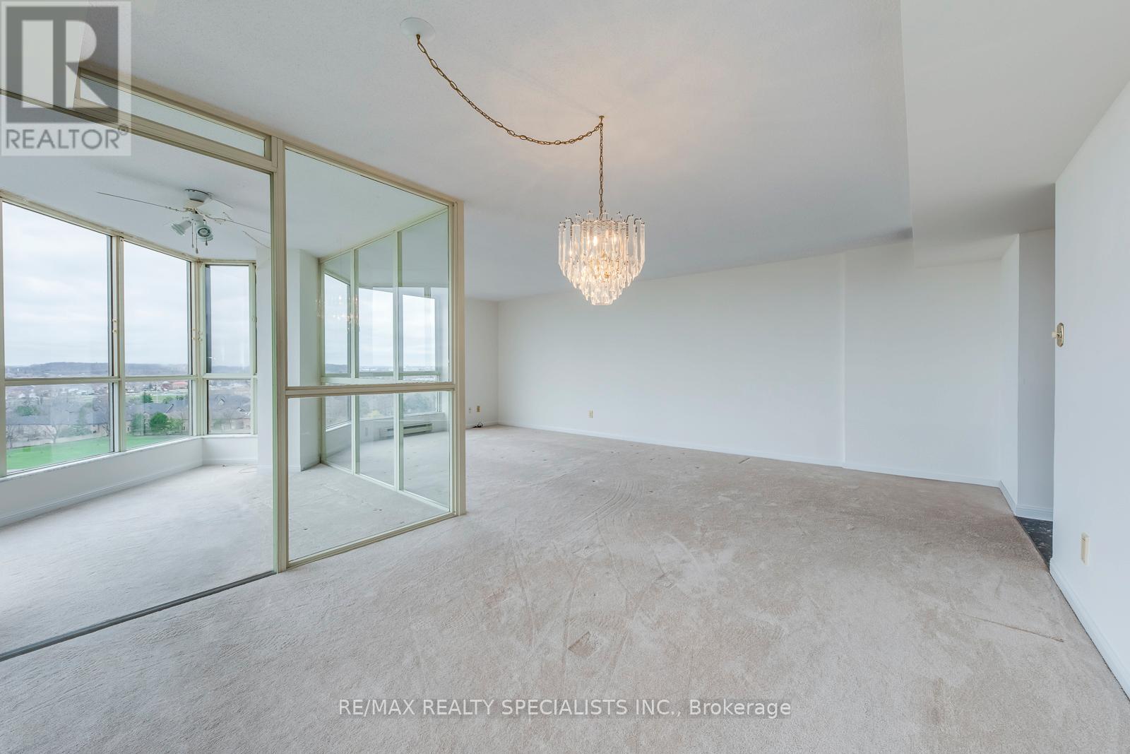 #1002 55 KINGSBRIDGE GARDEN CIRCLE - 19