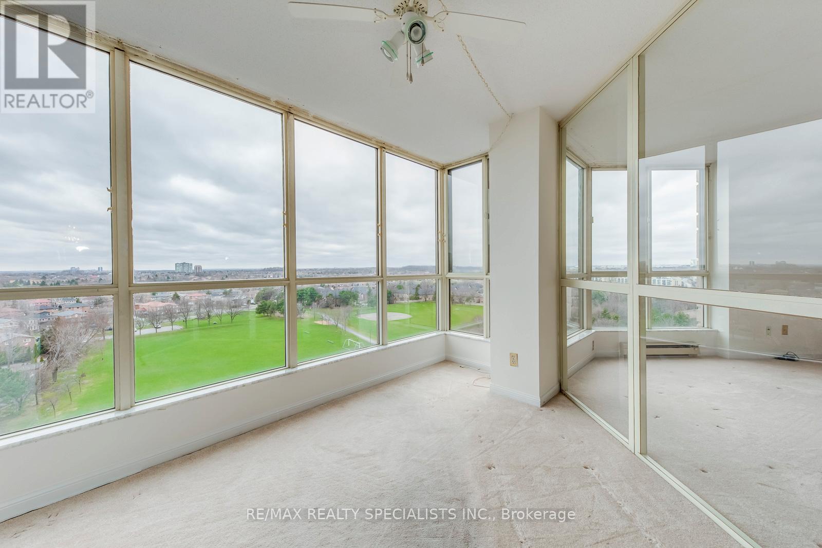 #1002 55 KINGSBRIDGE GARDEN CIRCLE - 20