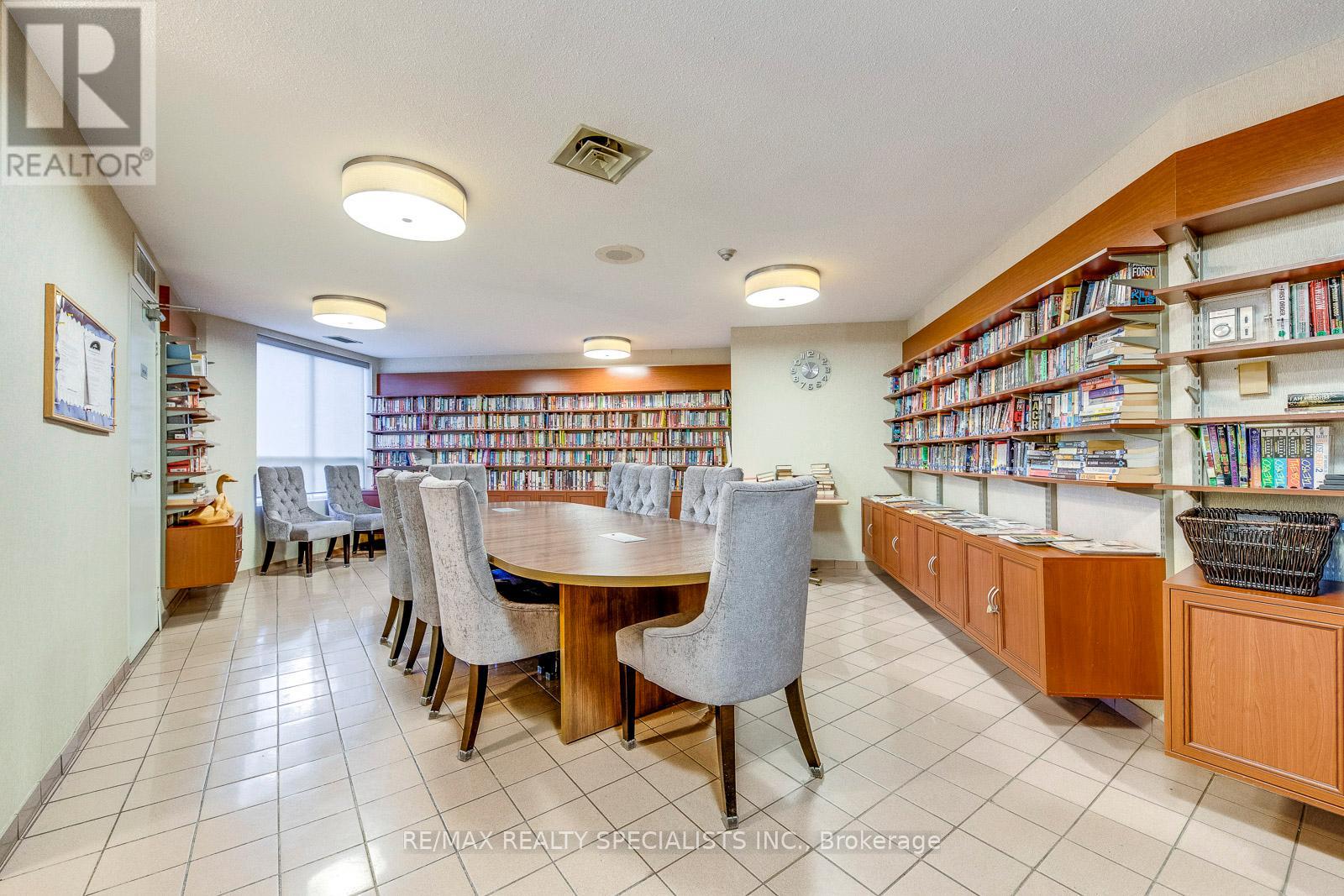 #1002 55 KINGSBRIDGE GARDEN CIRCLE - 48