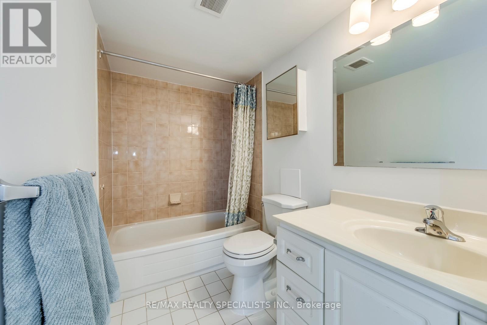 #1002 55 KINGSBRIDGE GARDEN CIRCLE - 38