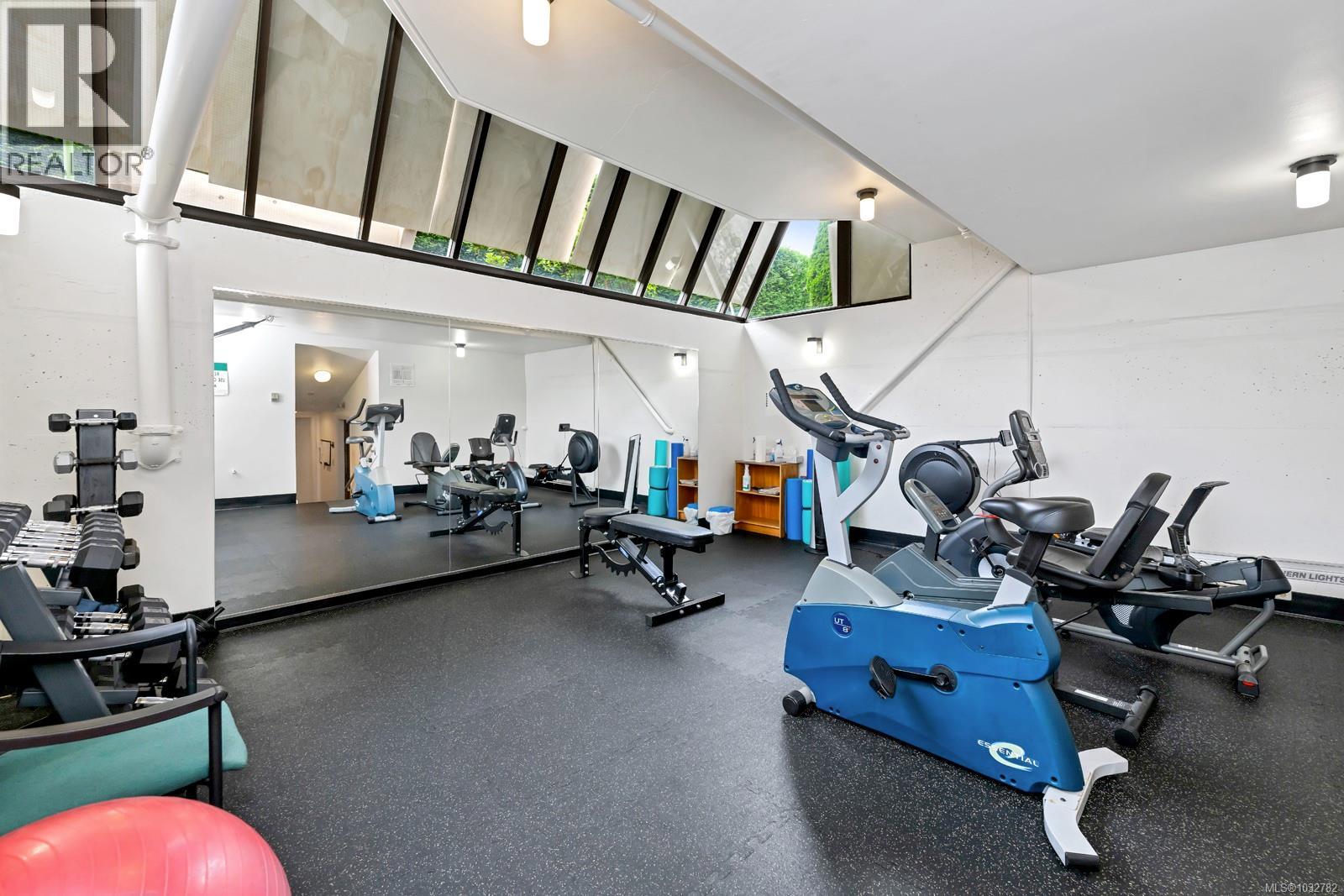 #506 420 LINDEN AVE - 27