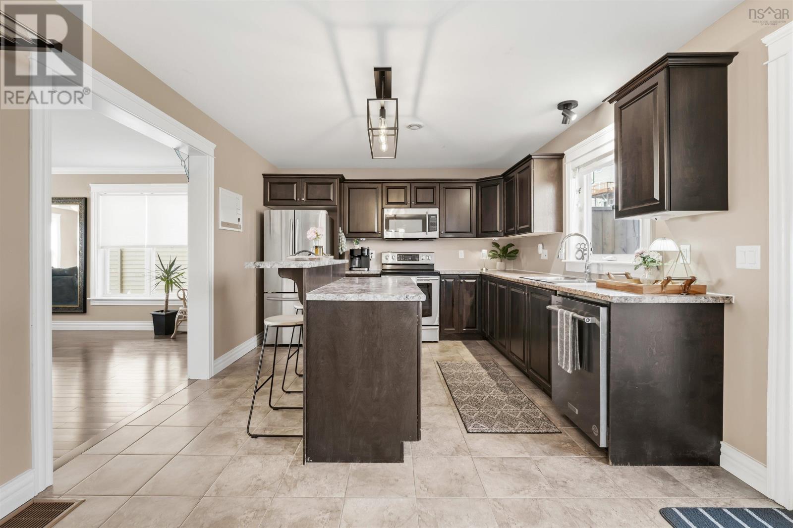 Property 7 of 49 of 50 Wakefield Court, Sunset Ridge