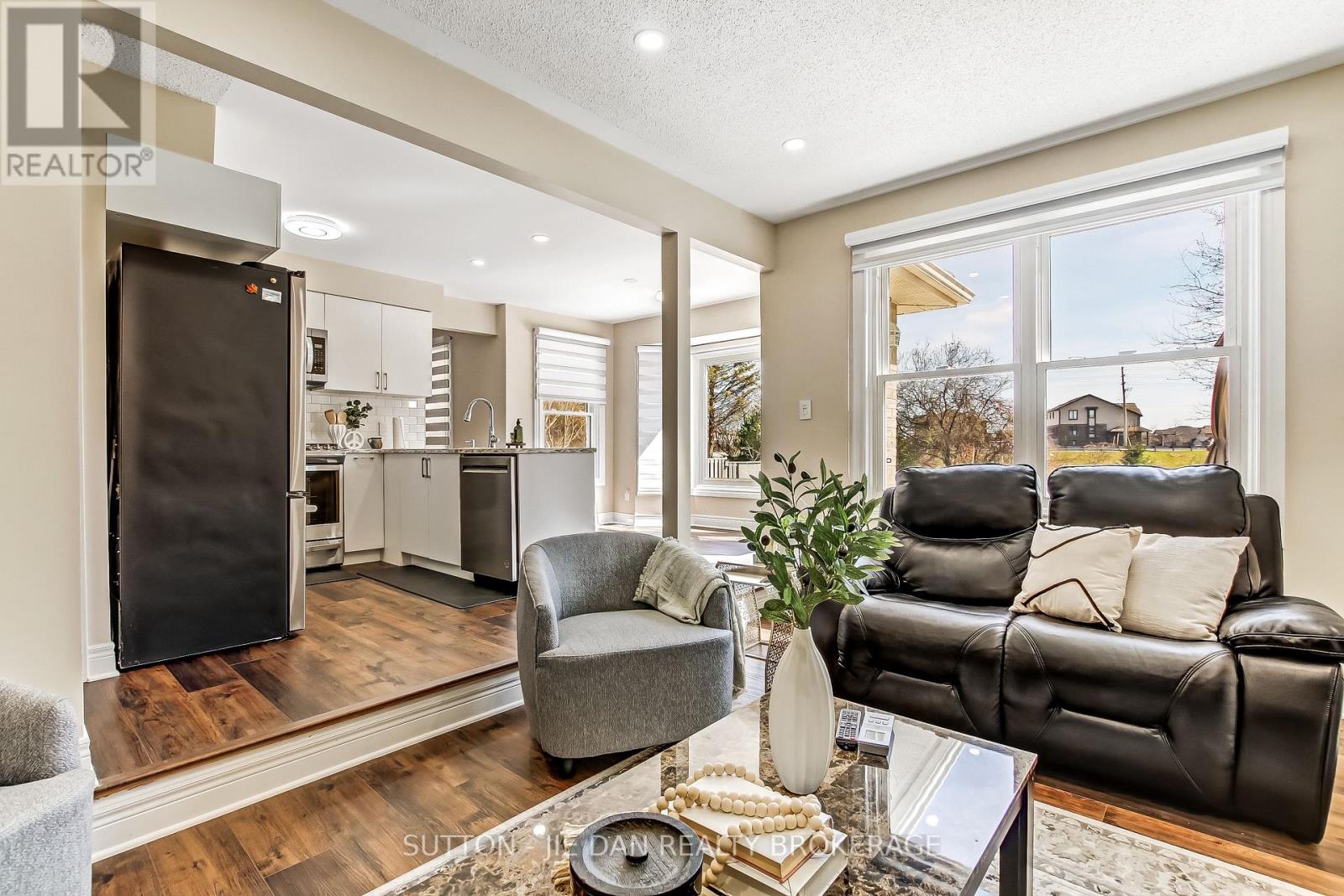 62 BARRYDALE CRESCENT Property Photo