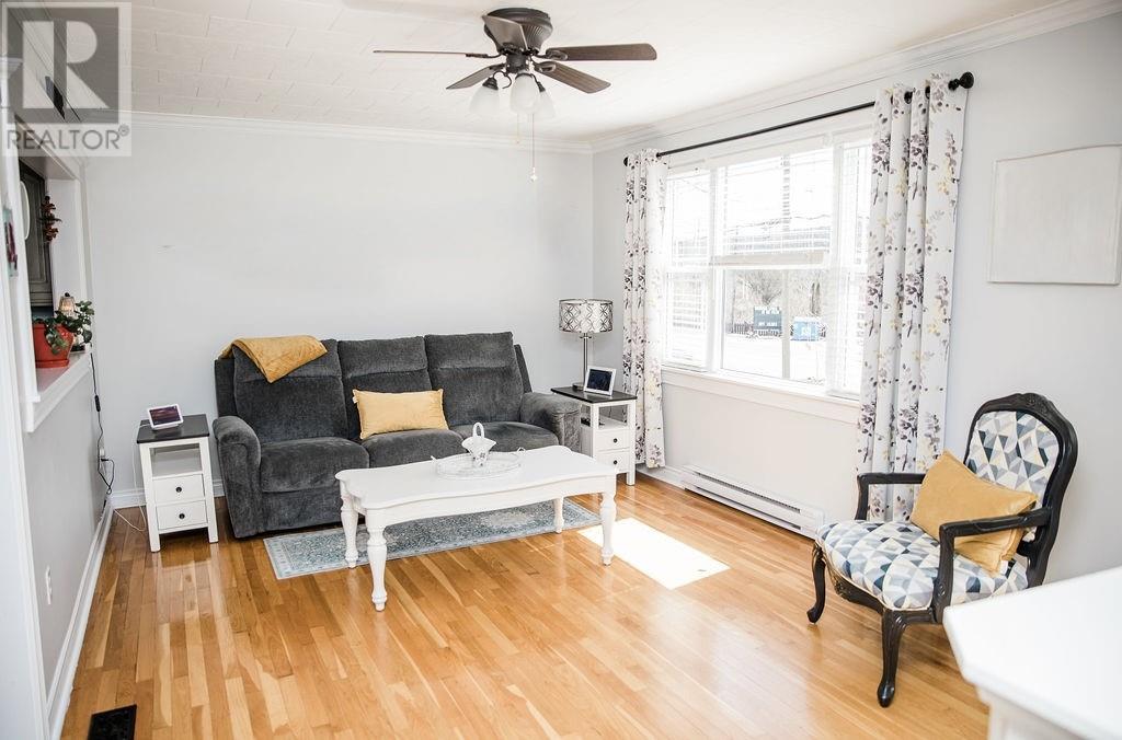 1098 Main Road - 10